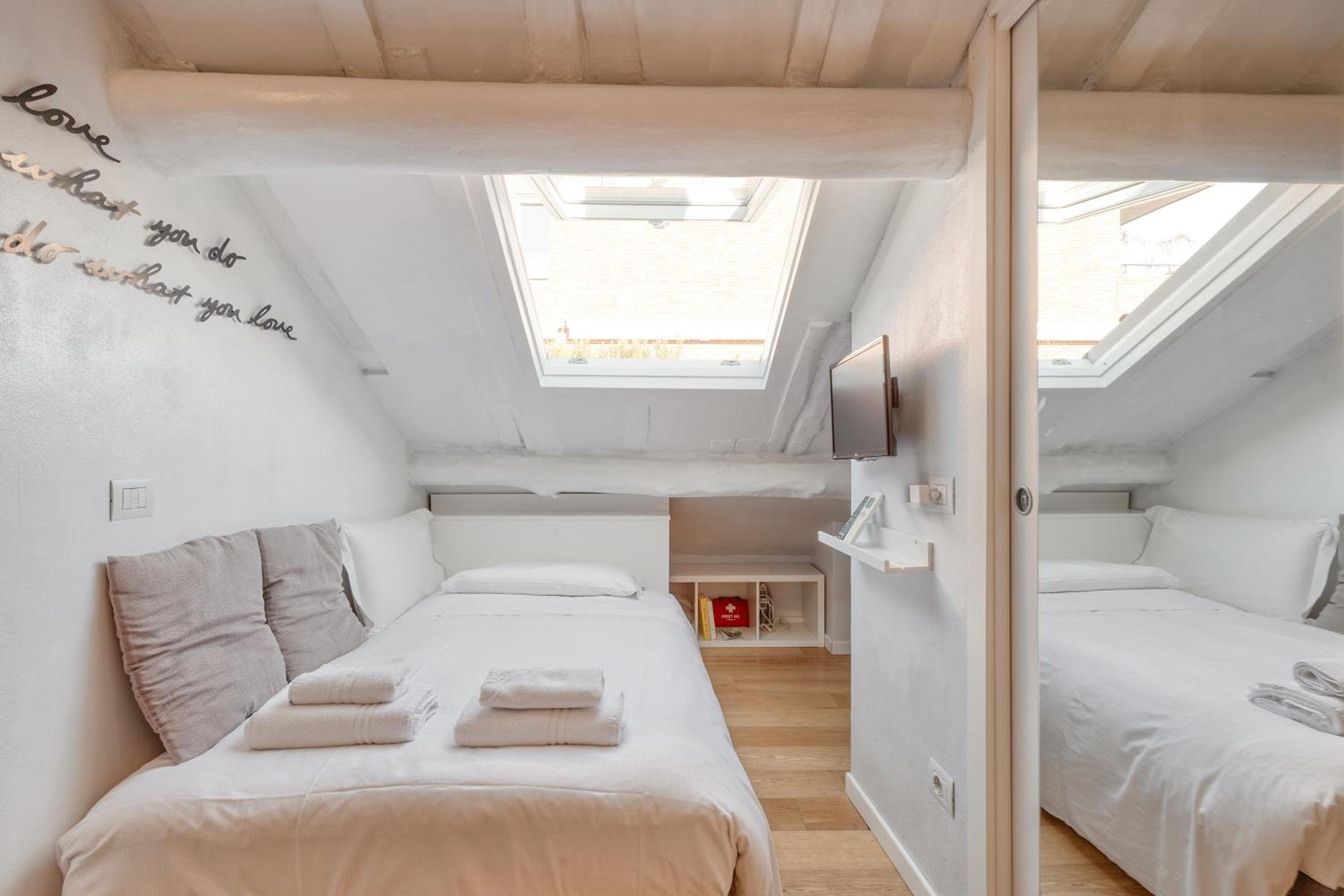 Budget Double Room with Private Bathroom
