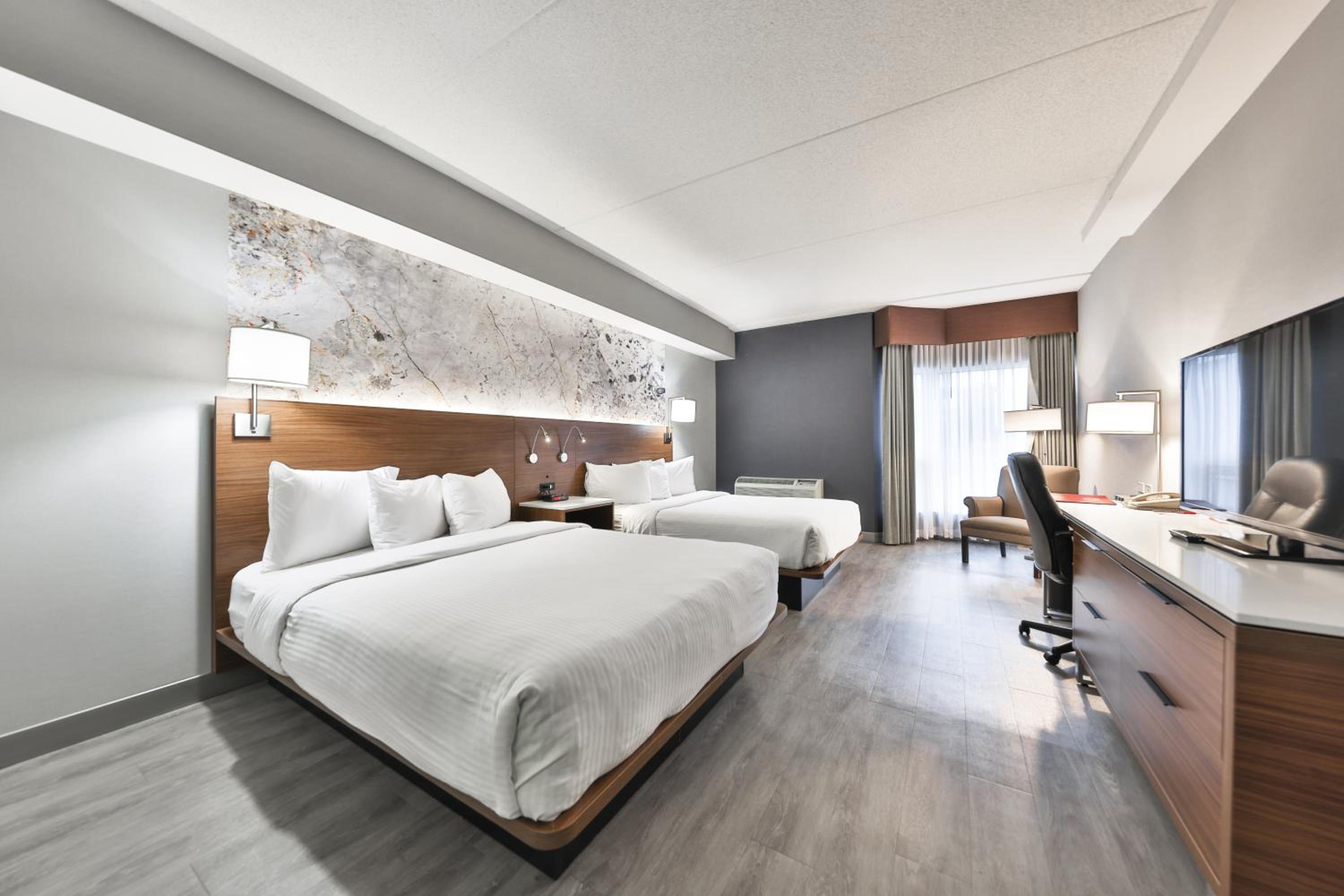 Queen Room with Two Queen Beds - Photo 6