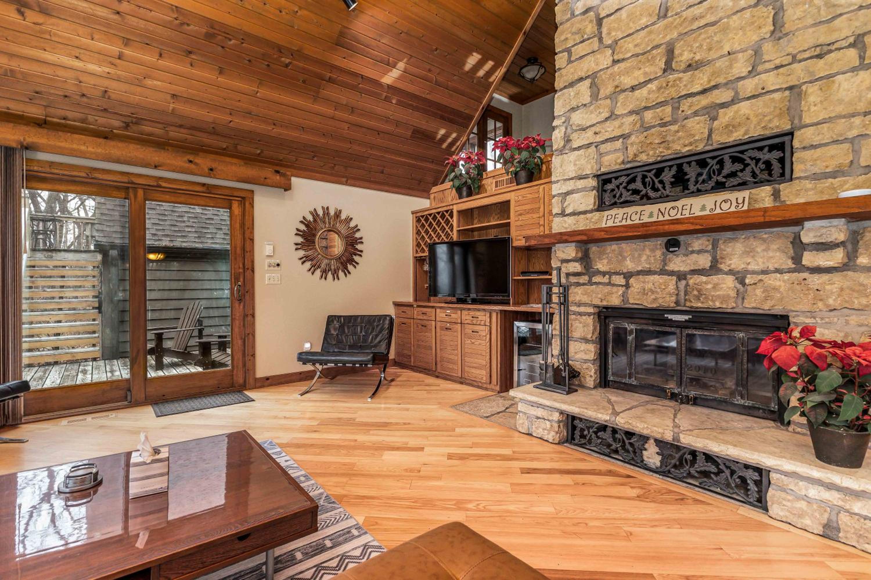 Four-Bedroom House photo 2