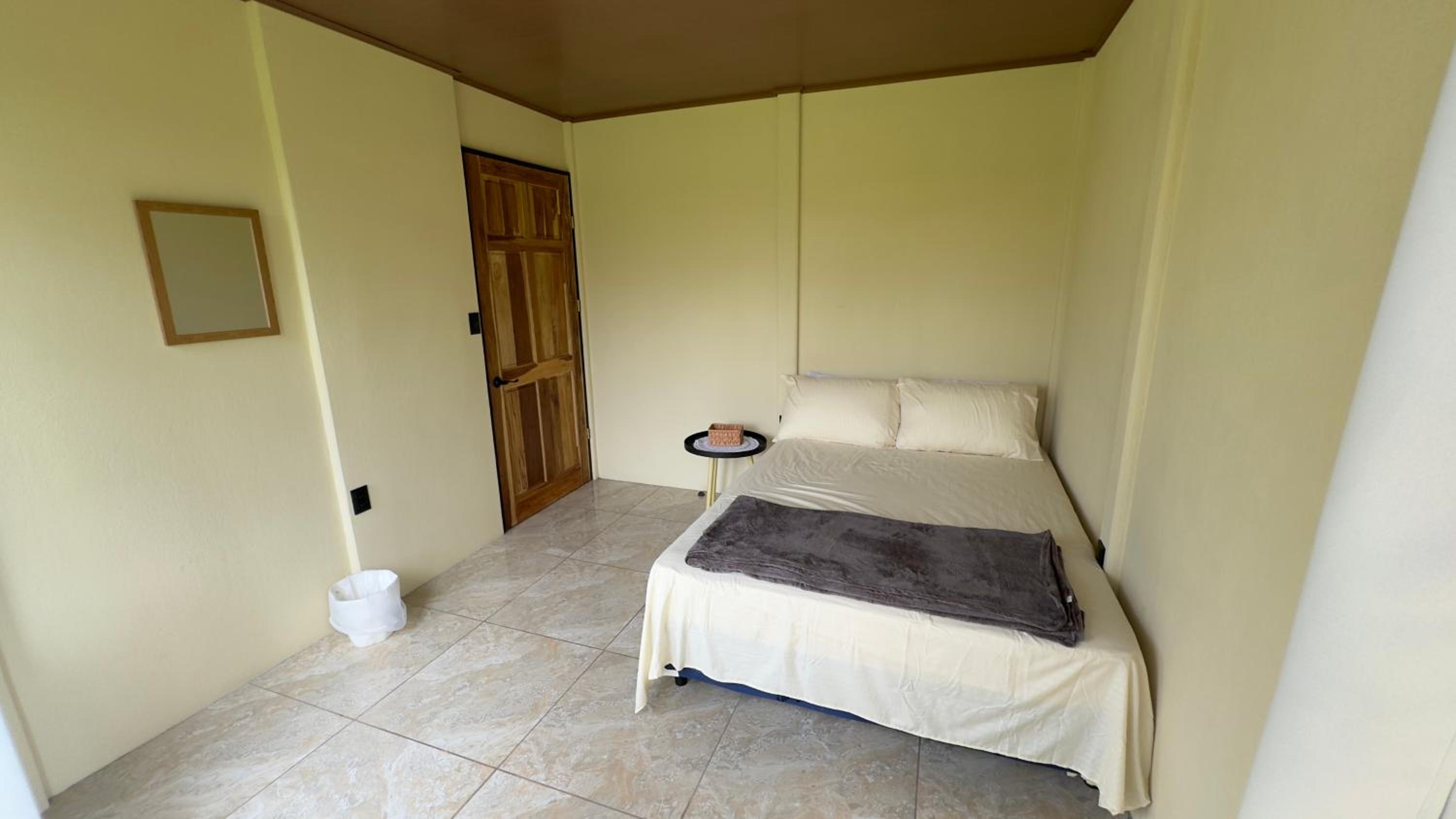 One-Bedroom House photo 2