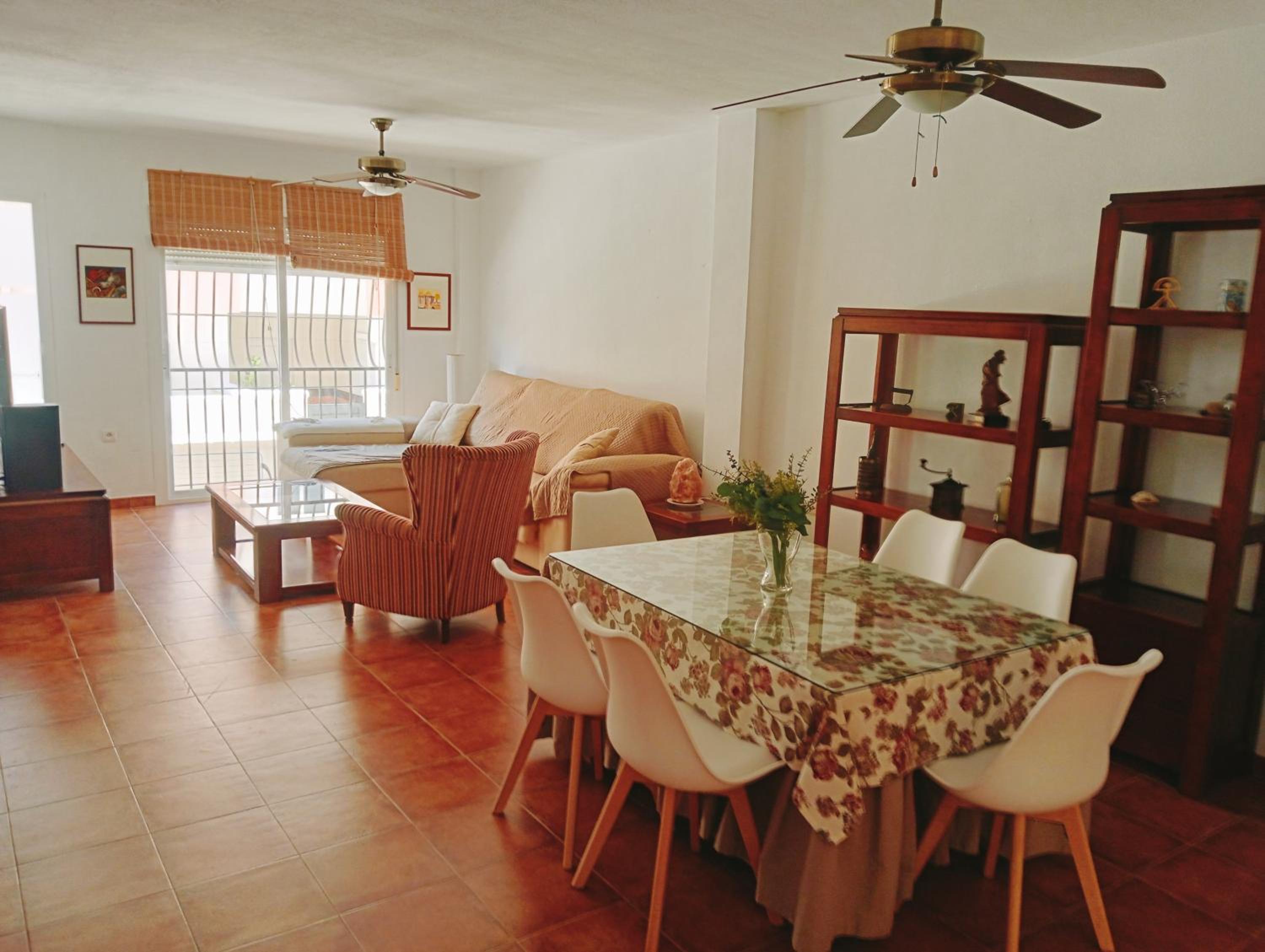 Three-Bedroom House photo 3