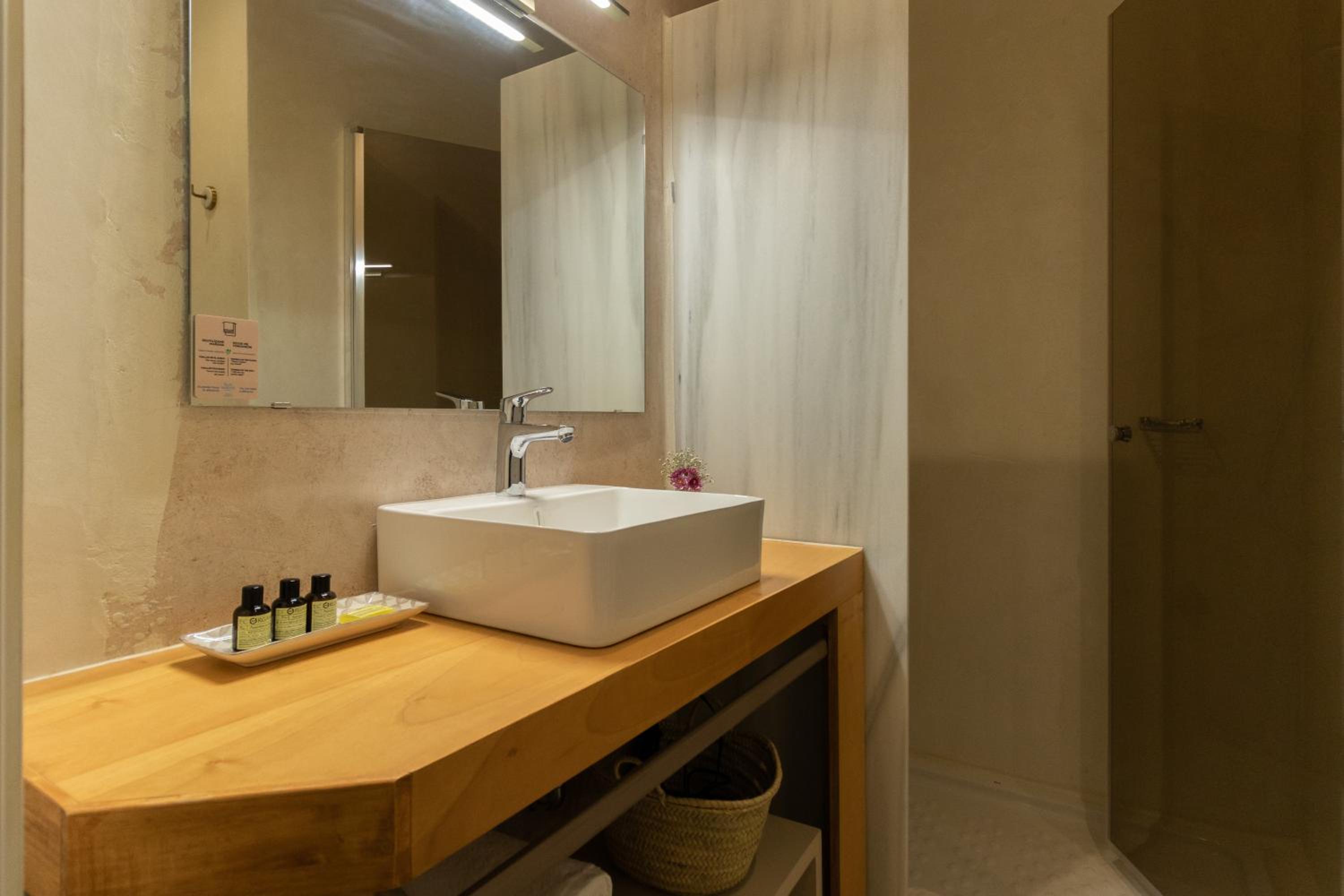  Economic Double Room - Photo 4
