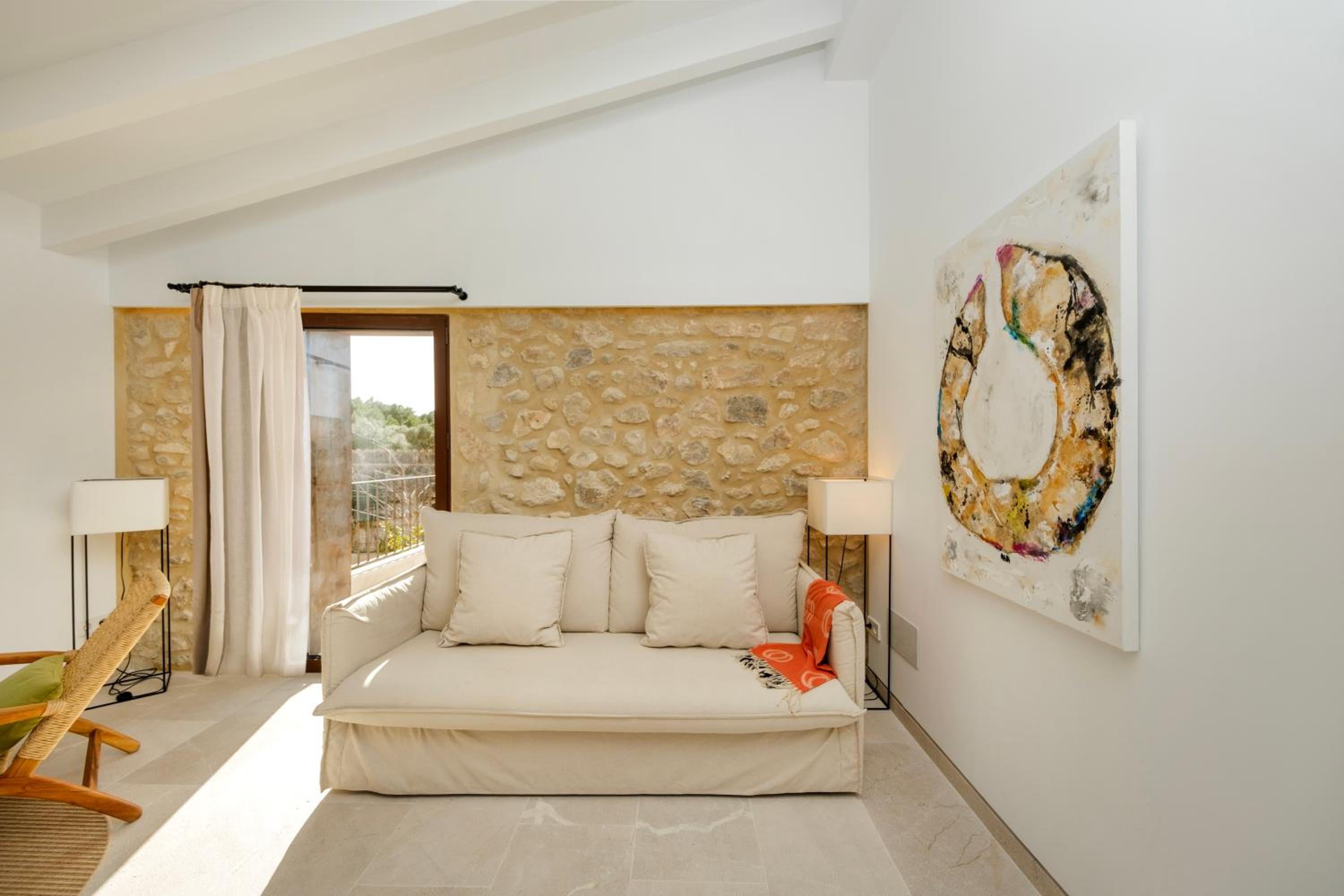 Deluxe Suite - Photo 6