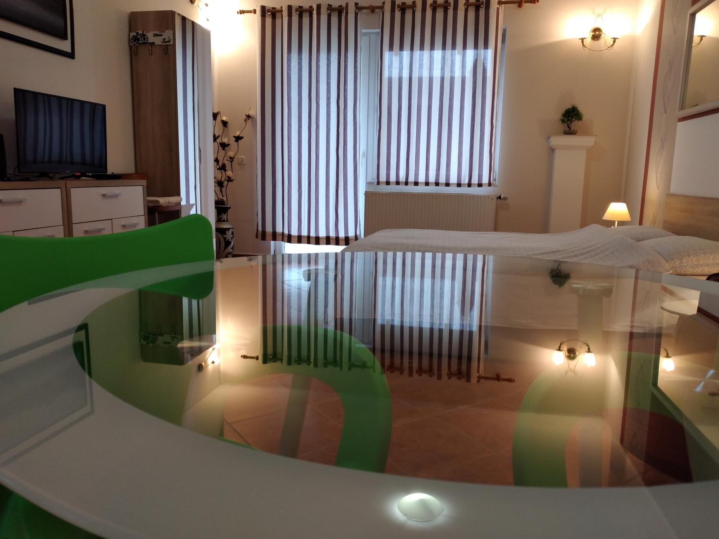 Apartment with Terrace - Photo 3