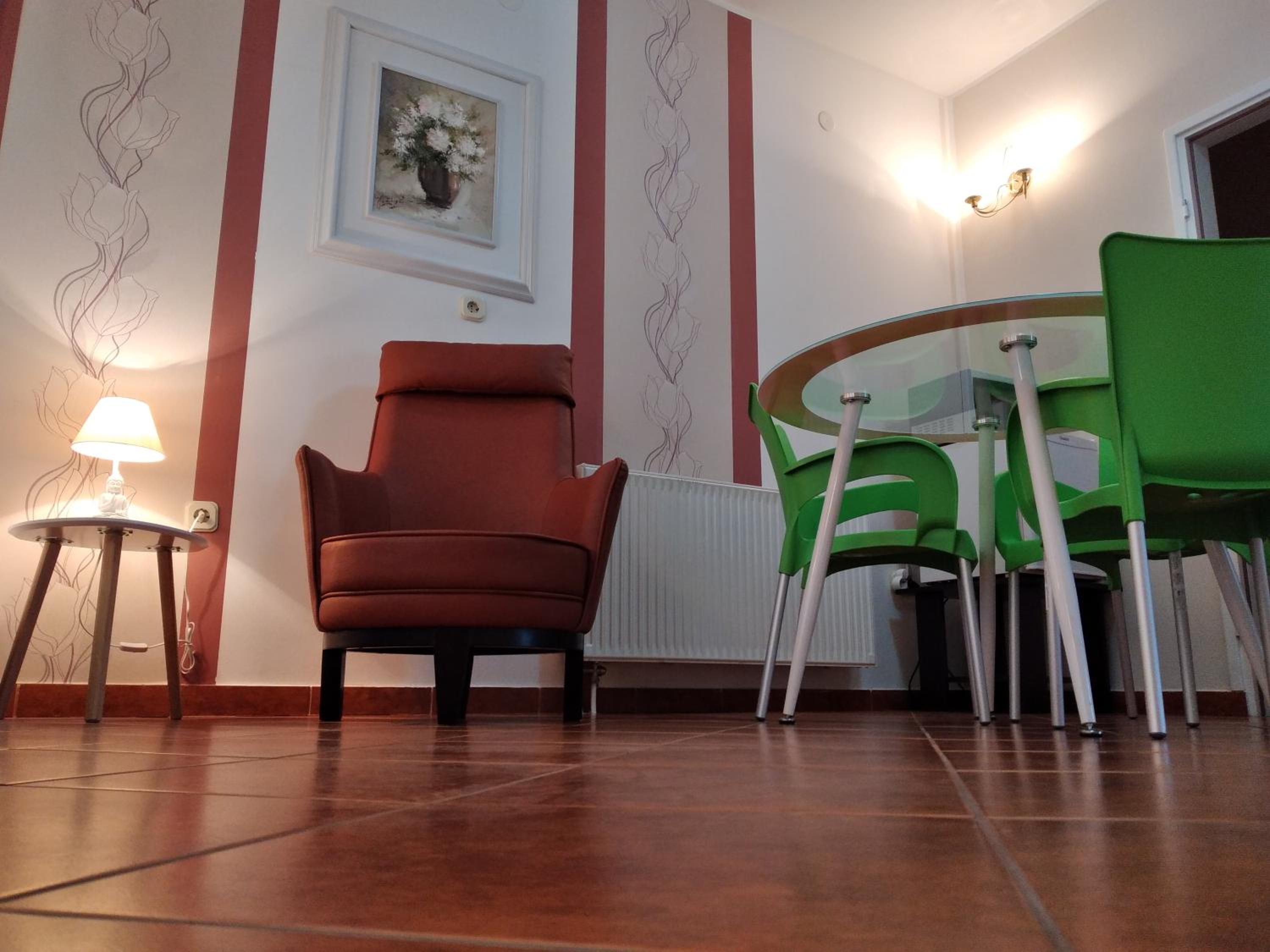 Apartment with Terrace - Photo 5