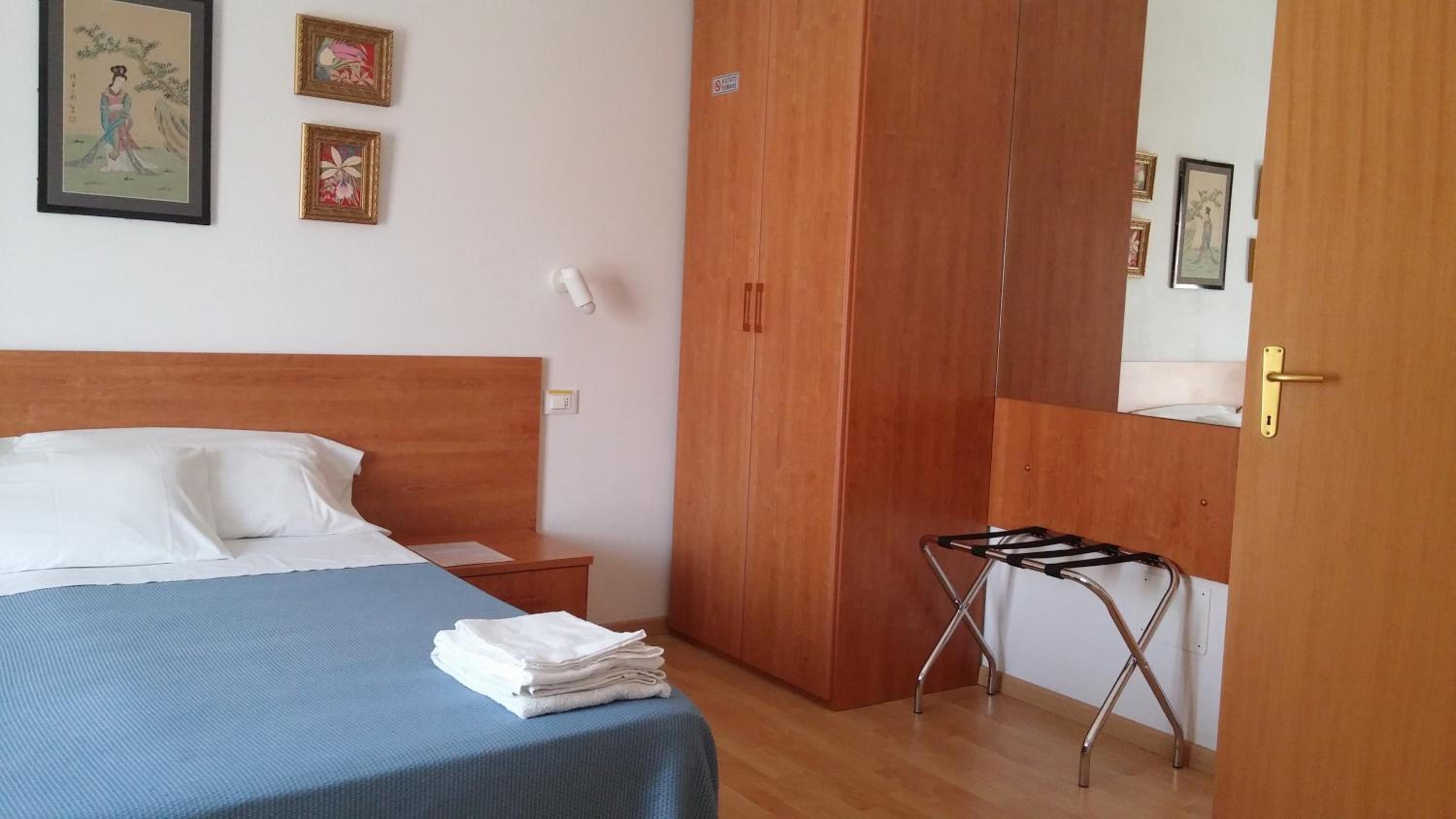 Double or Twin Room - Photo 2