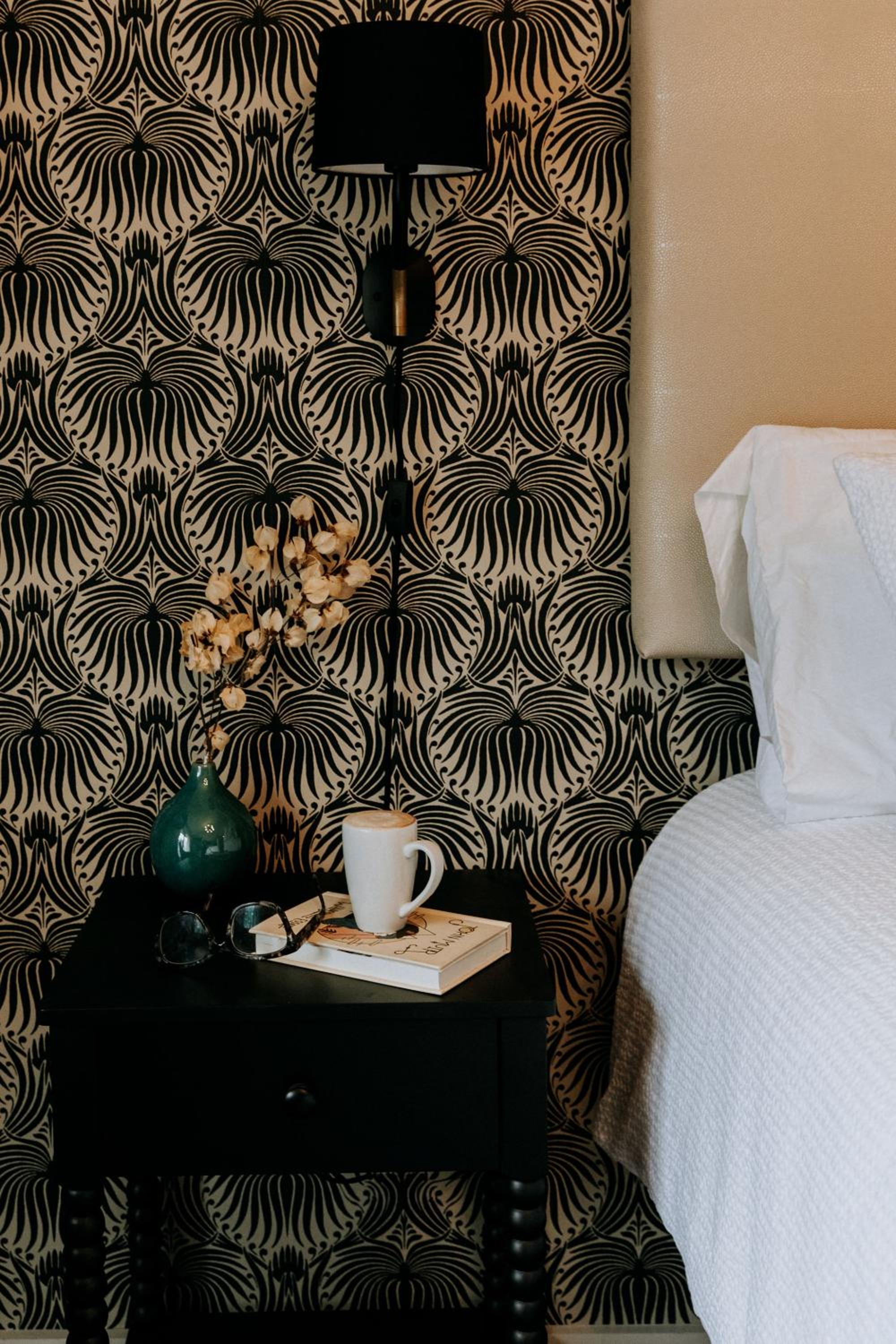 Deluxe King Room photo 3