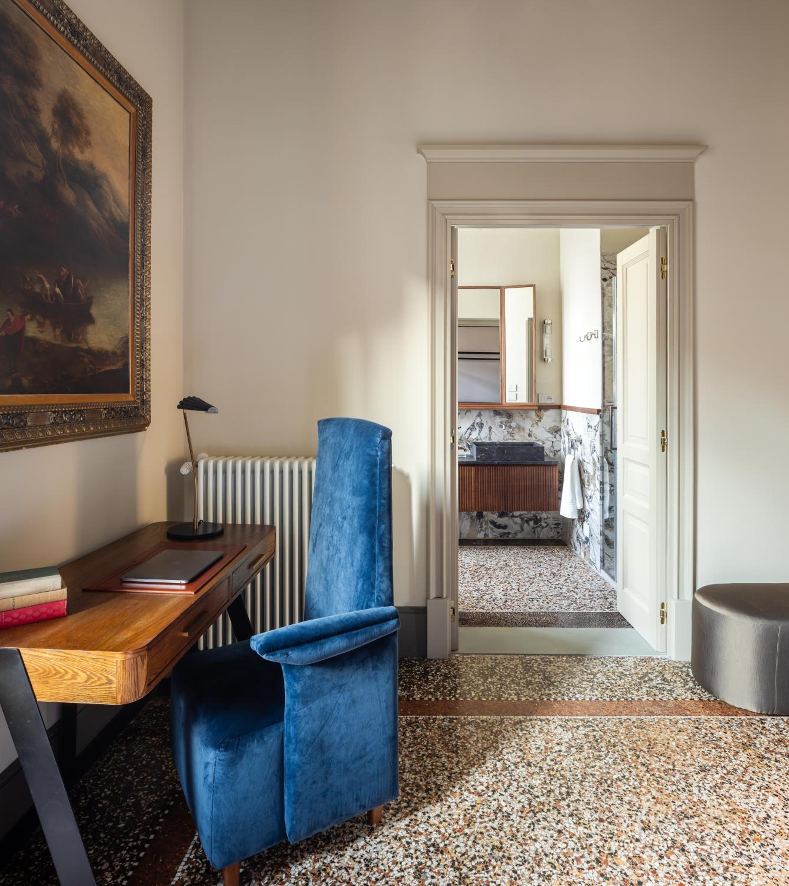 Two-Bedroom Apartment with Balcony and Terrace photo 3