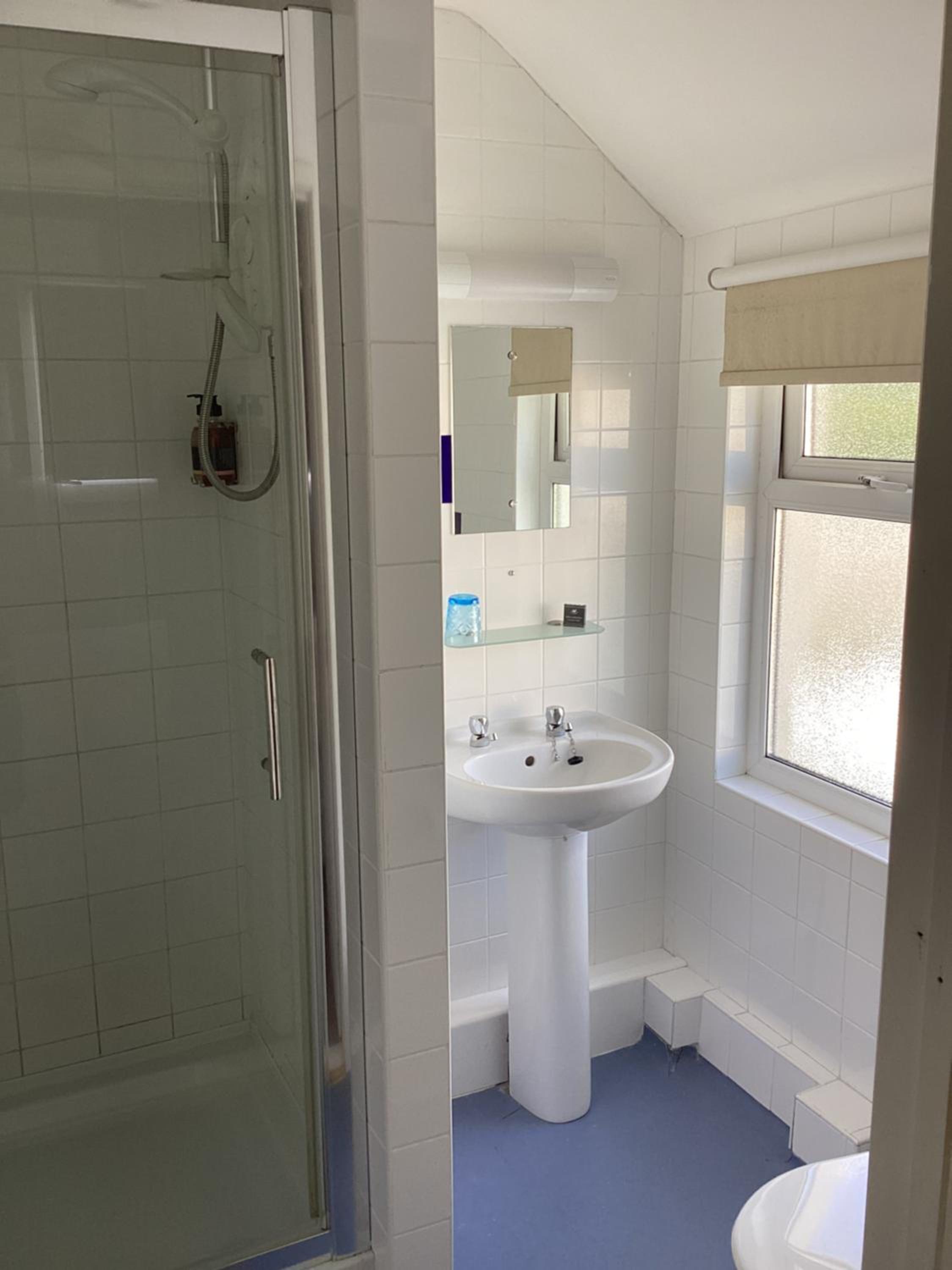Single Room photo 2