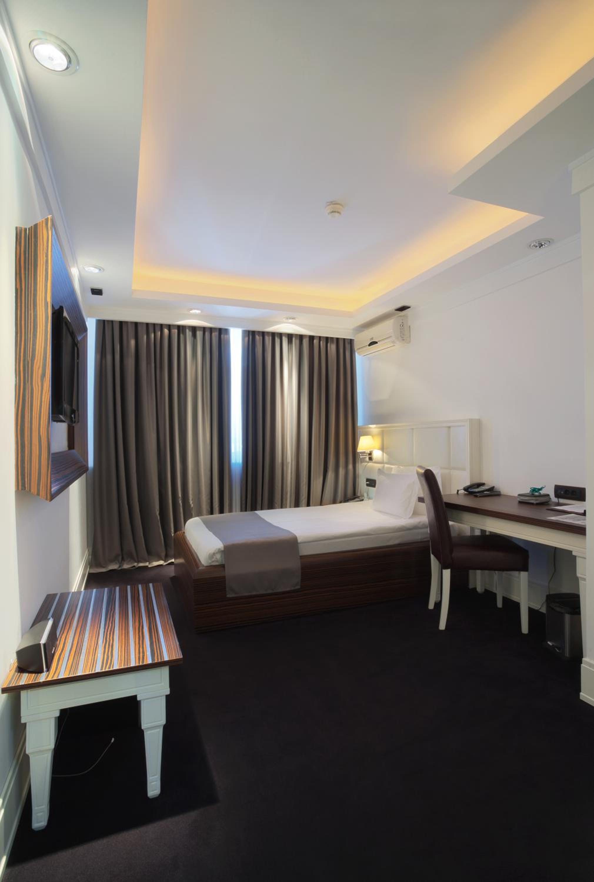 Deluxe Single Room
