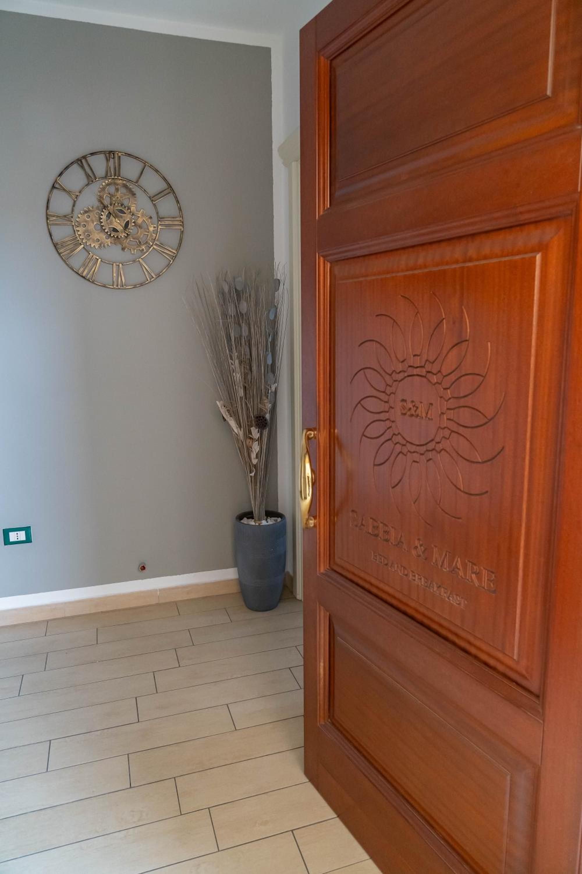 Triple Room with Private Bathroom - Photo 10