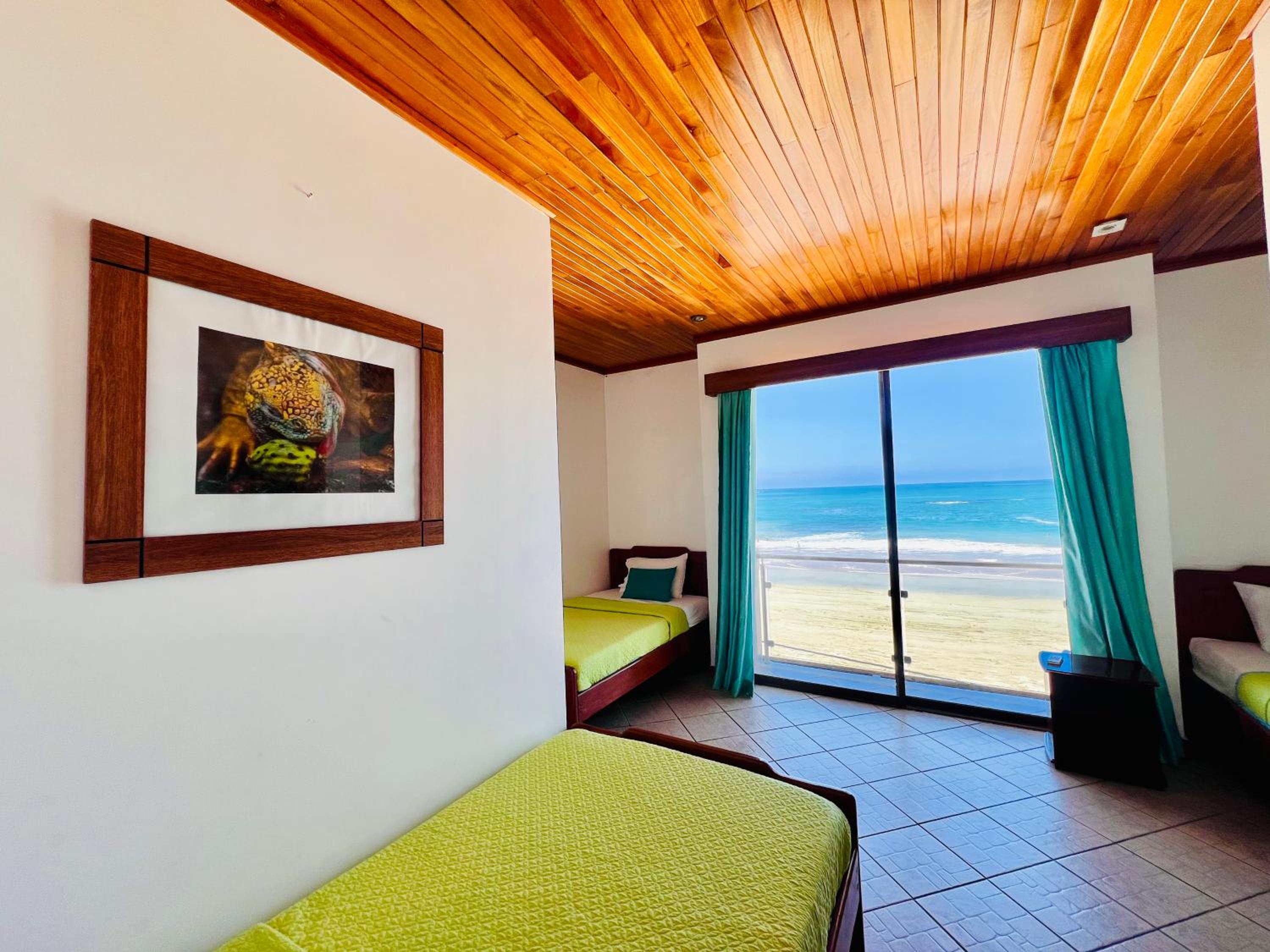 Triple Room with Sea View photo 1