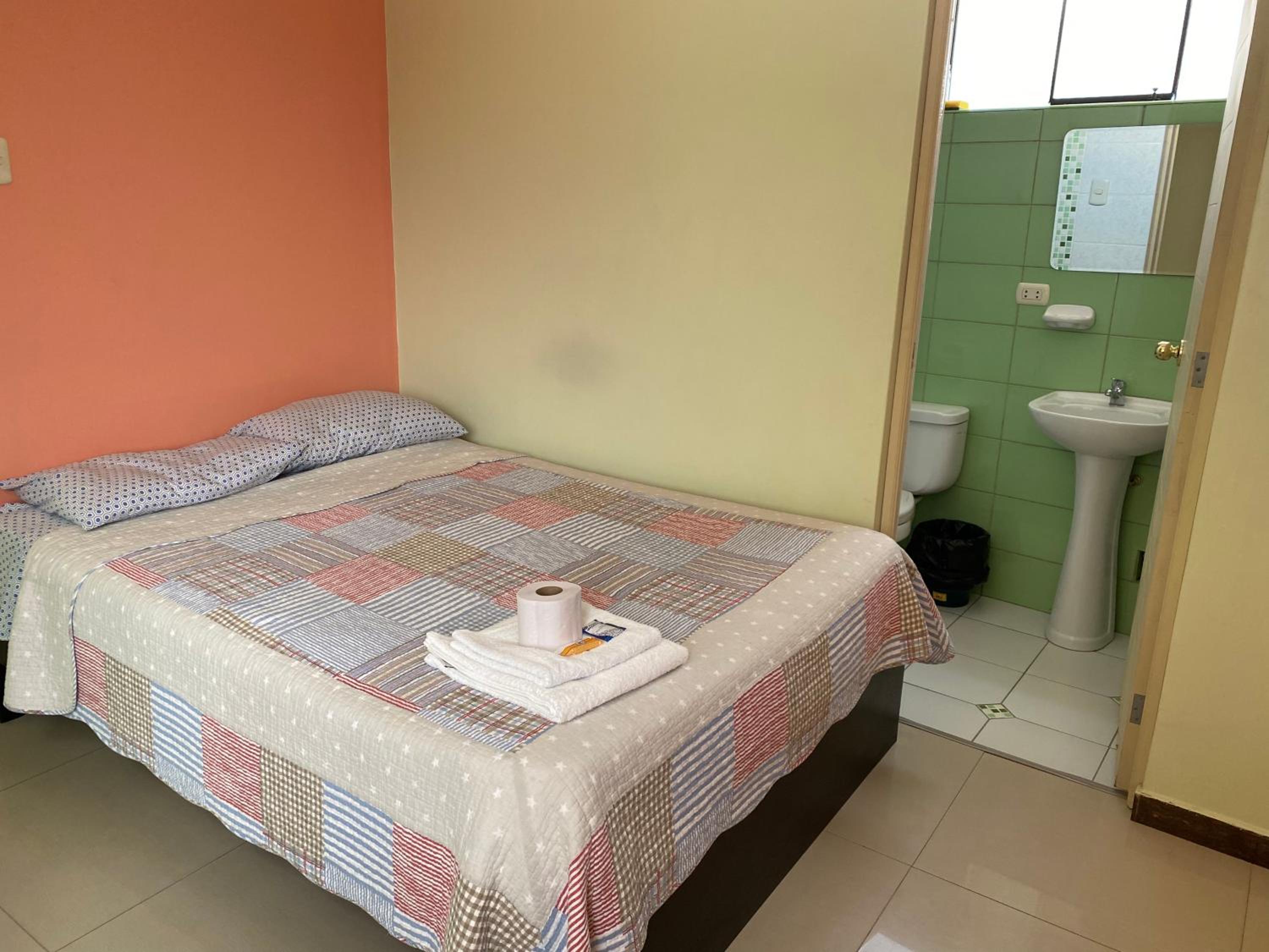 Budget Double Room photo 3