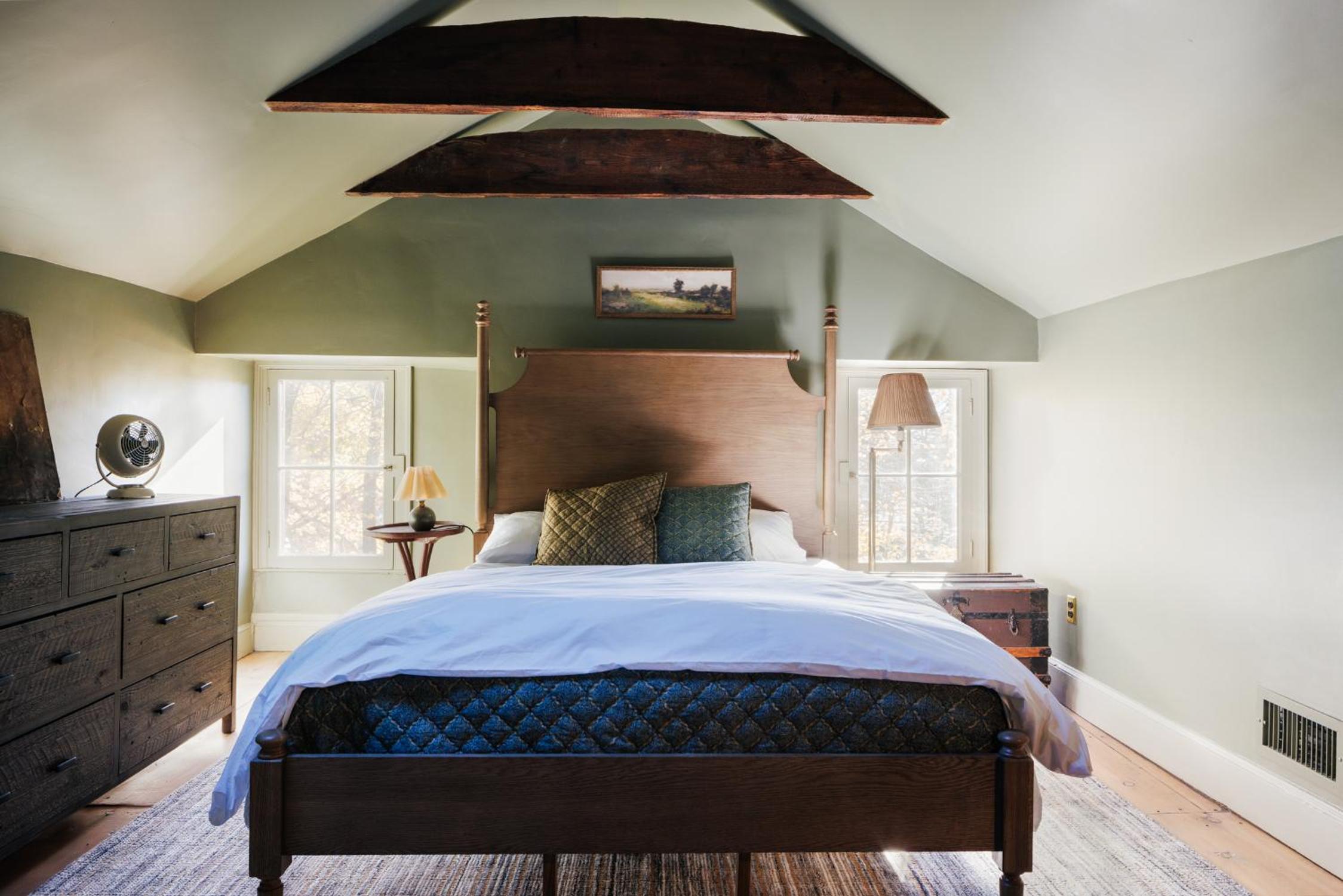 Seven-Bedroom House photo 2
