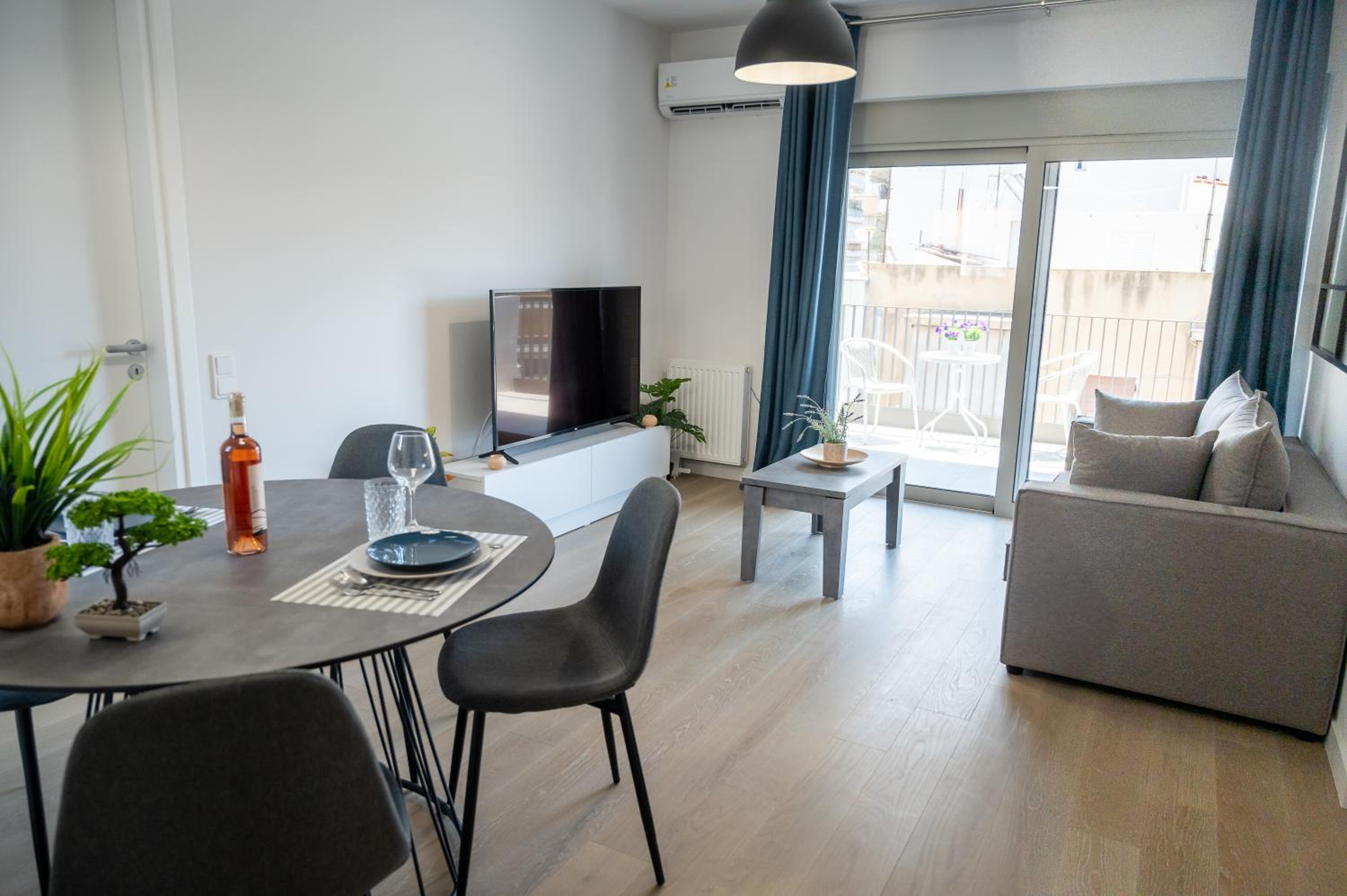 One-Bedroom Apartment