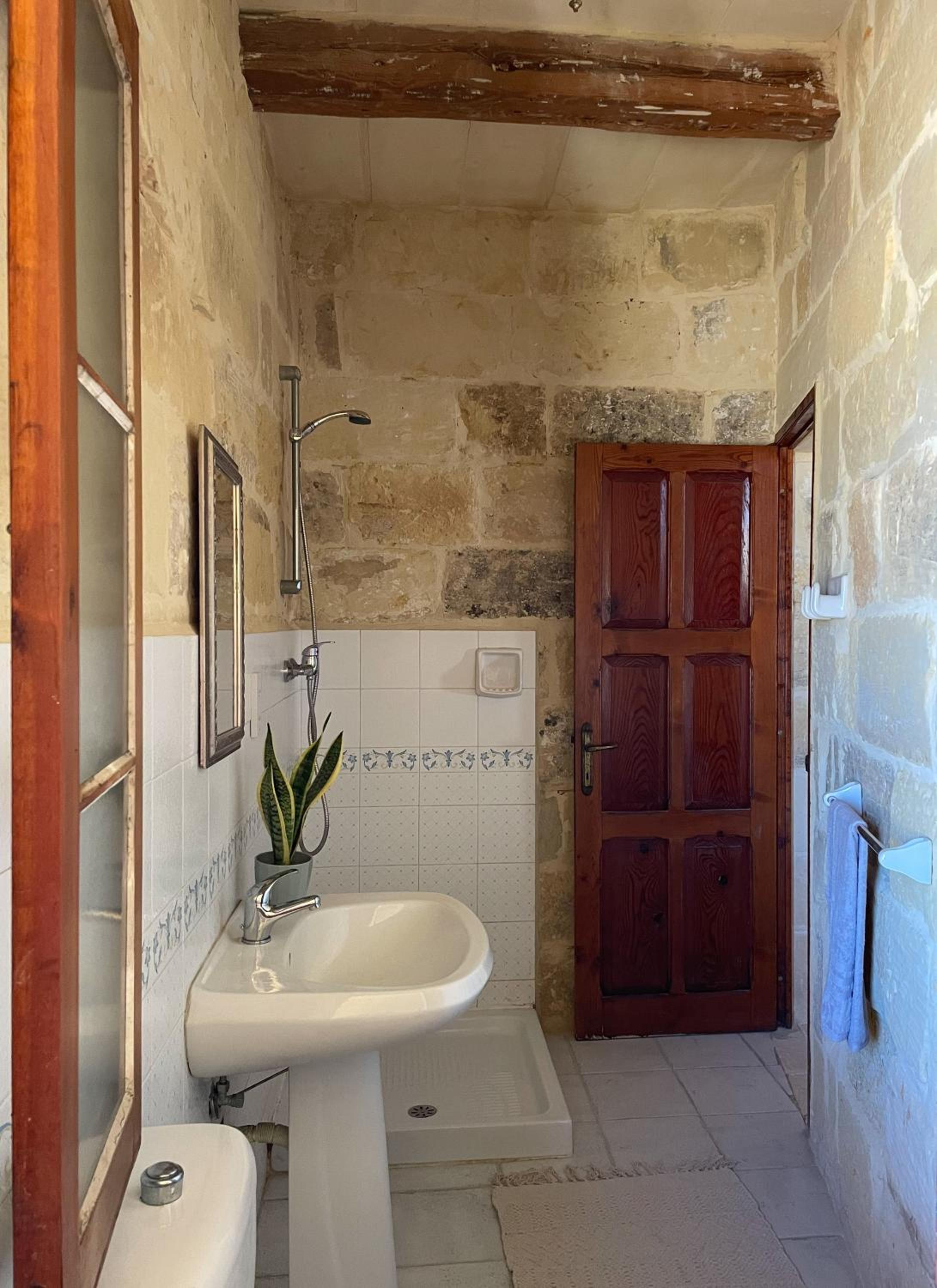 Double Room with Private Bathroom photo 2