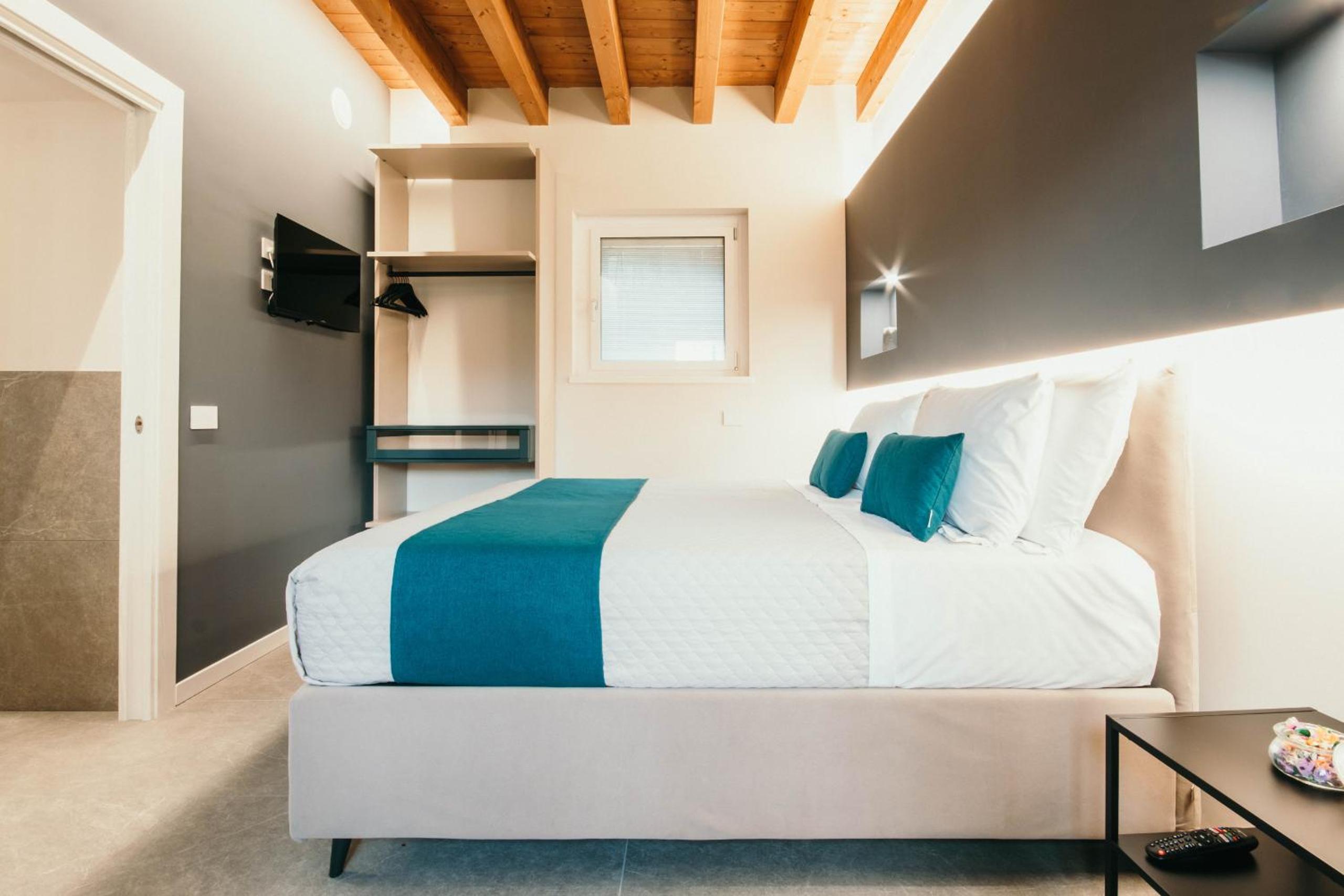 Double or Twin Room photo 3