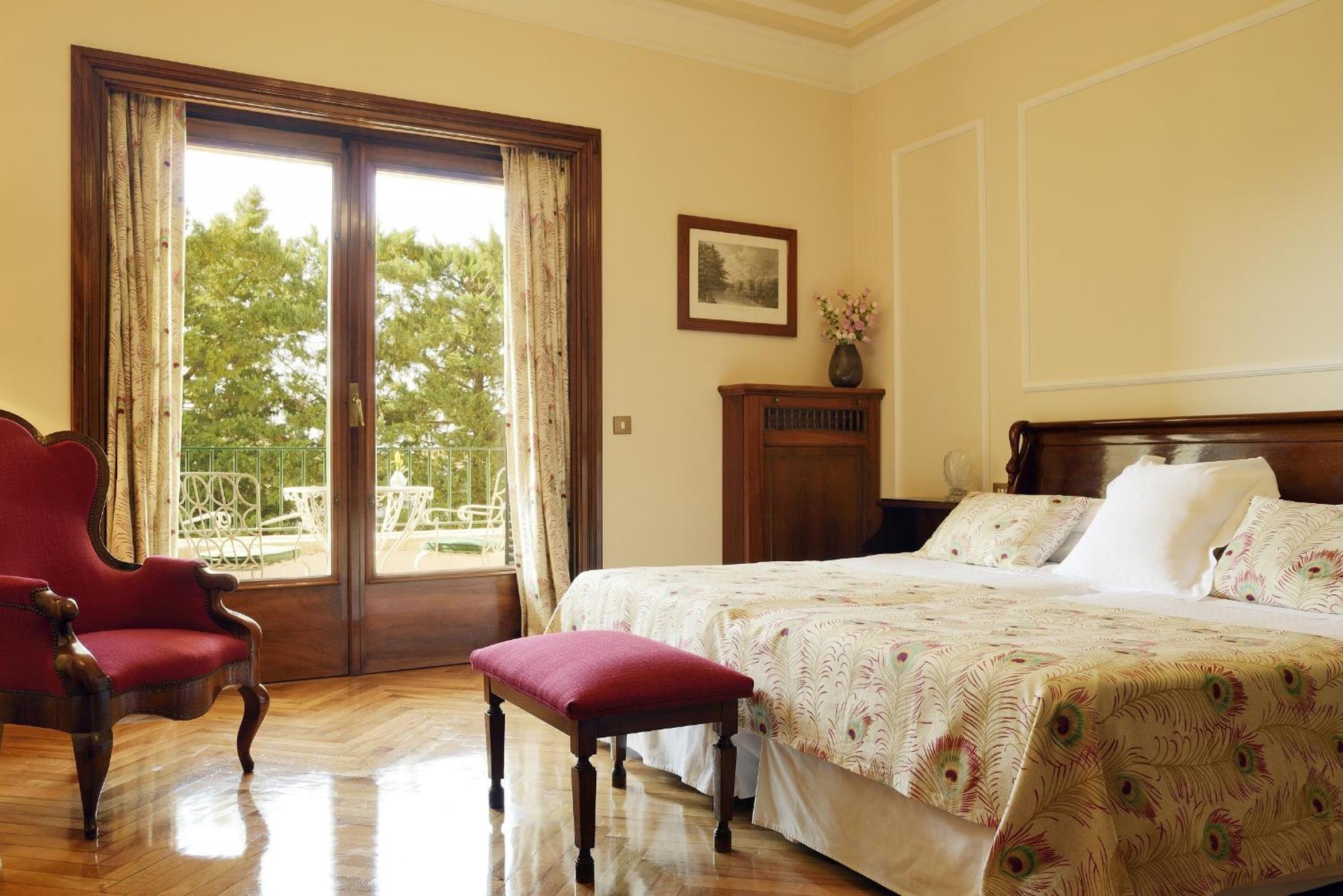 Habitación Doble Clásica con Terraza Cama Extra y Acceso al Spa Habitación Doble Clásica con Terraza Cama Extra y Acceso al Spa