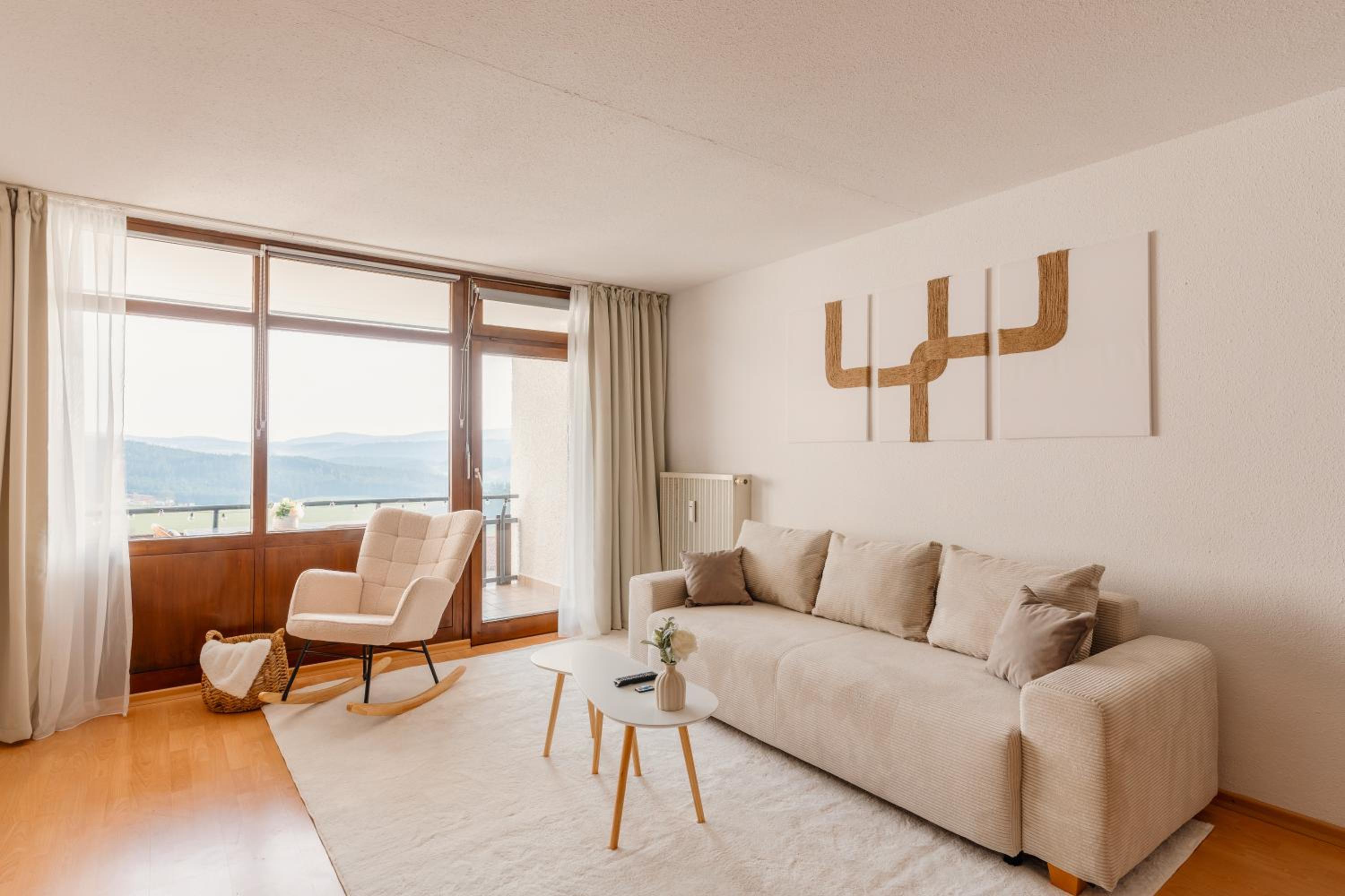 One-Bedroom Apartment with Balcony photo 1
