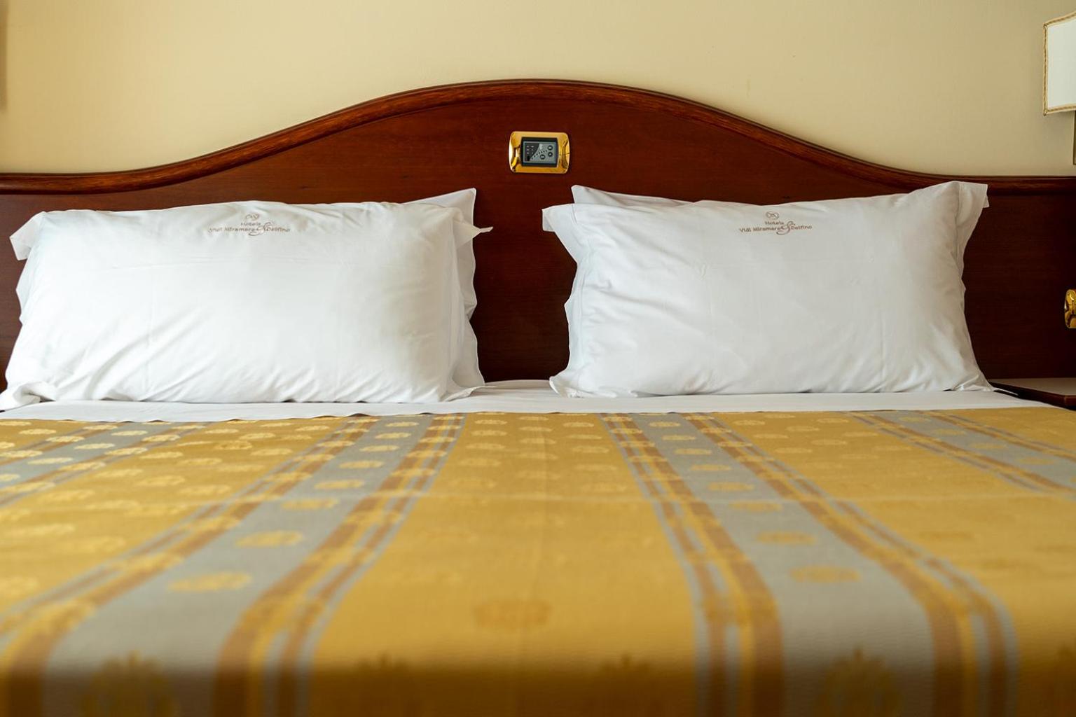 Double Room with Lateral Sea View - Photo 4