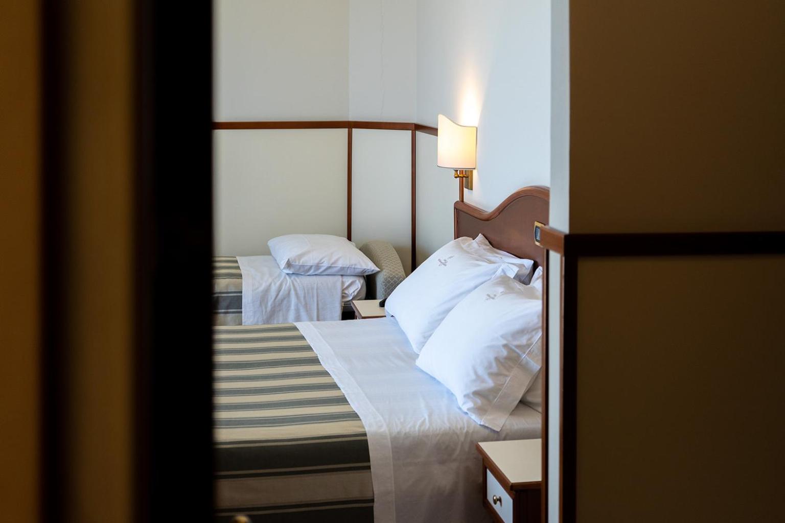 Triple Room with Lateral Sea View  - Photo 3