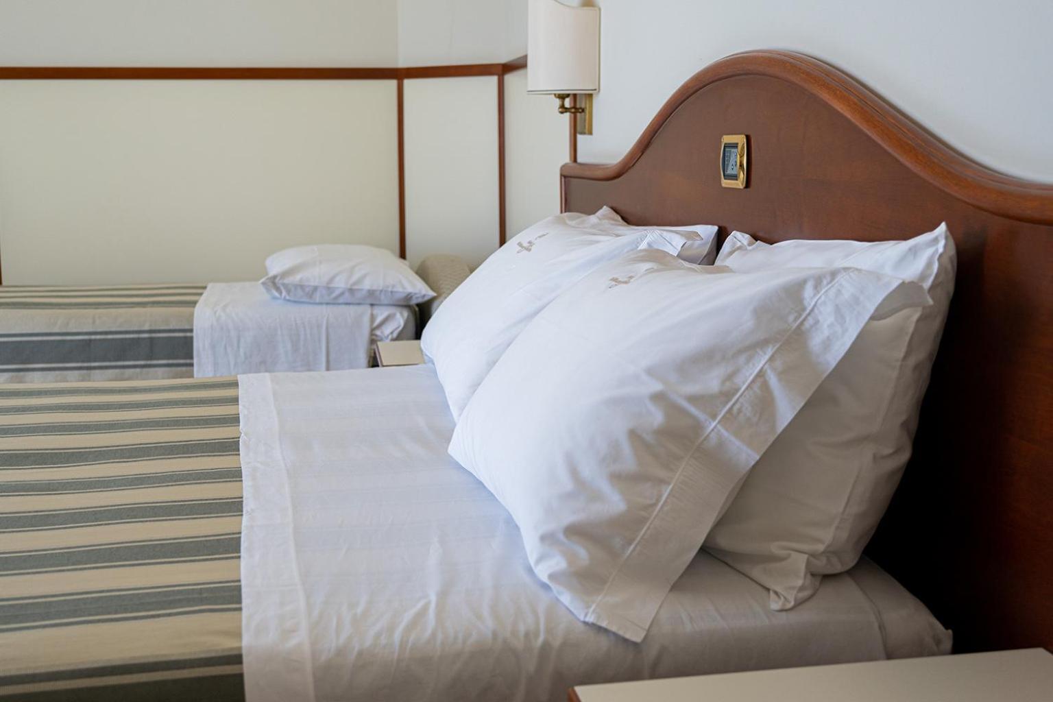 Triple Room with Lateral Sea View  - Photo 12