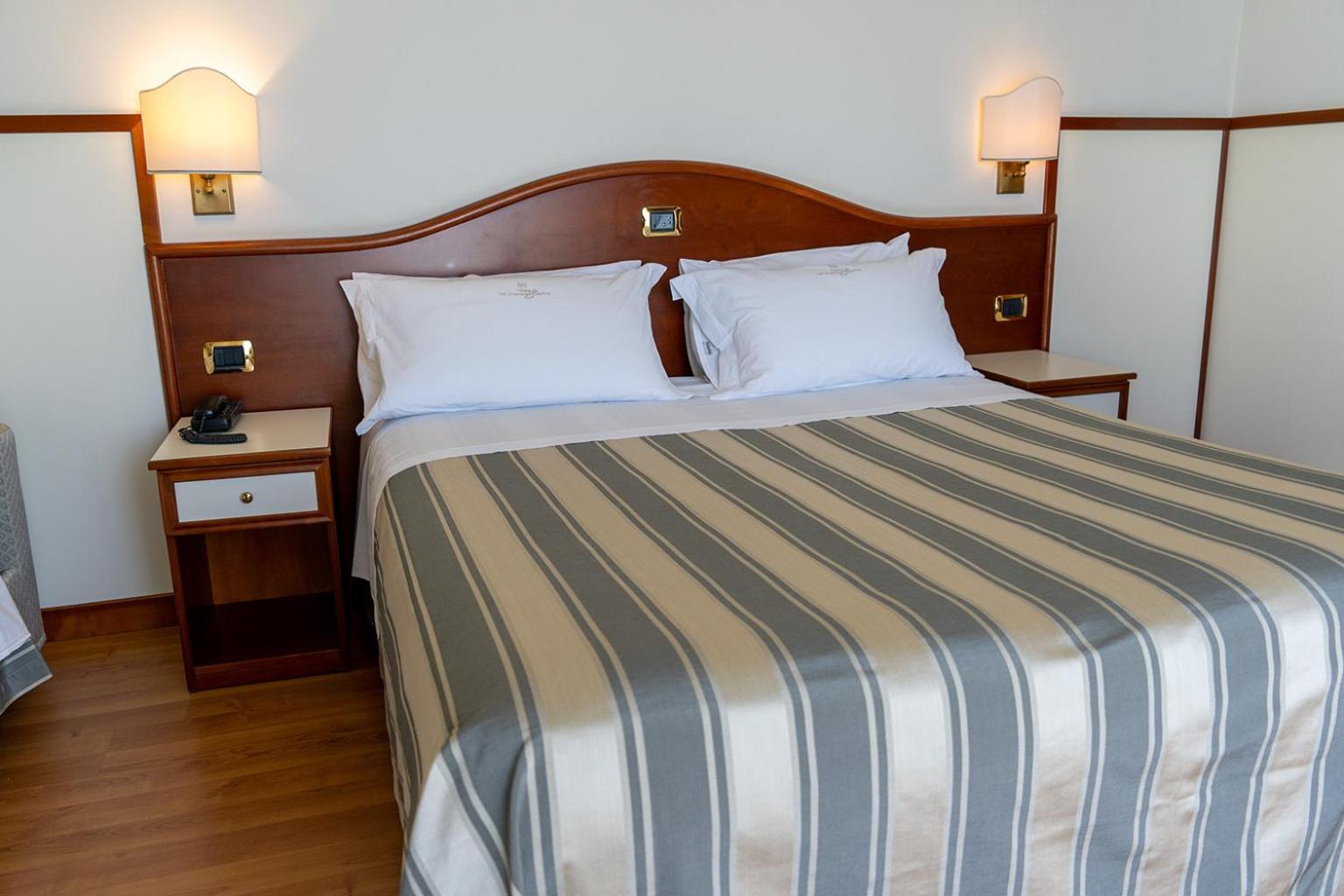 Triple Room with Lateral Sea View  - Photo 22
