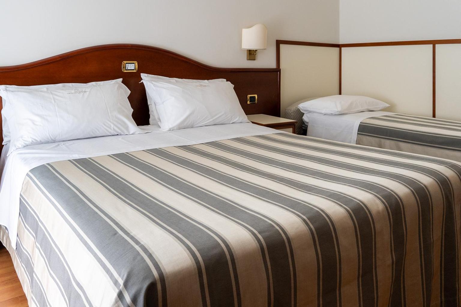 Triple Room with Lateral Sea View  - Photo 9