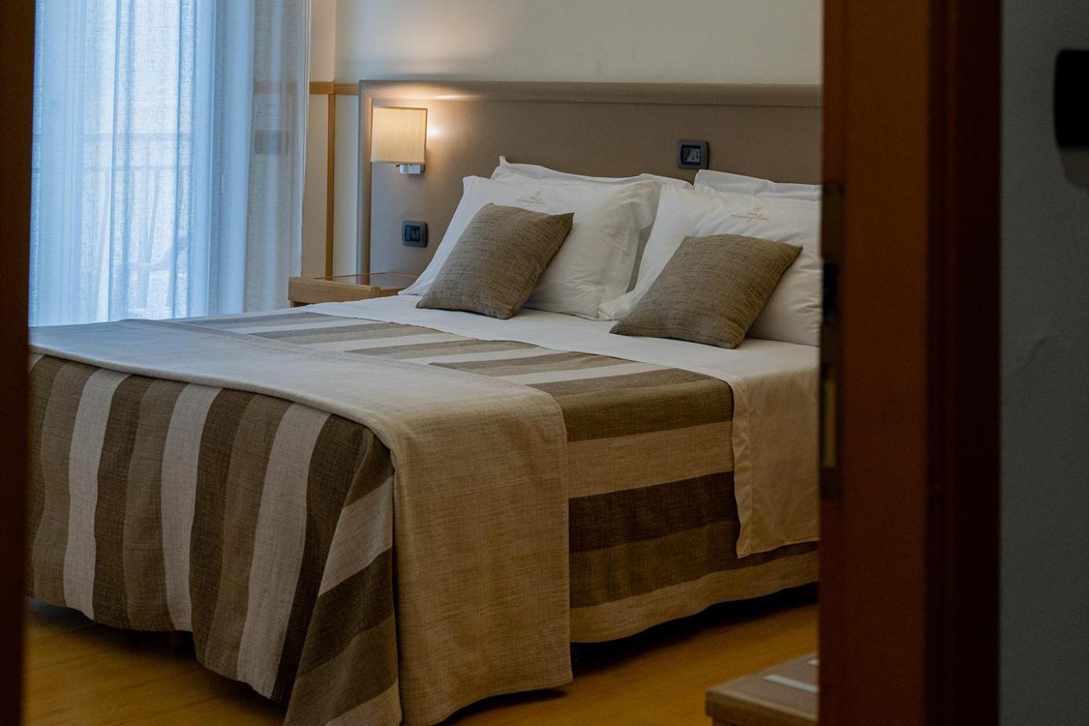 Triple Room with Lateral Sea View  - Photo 8