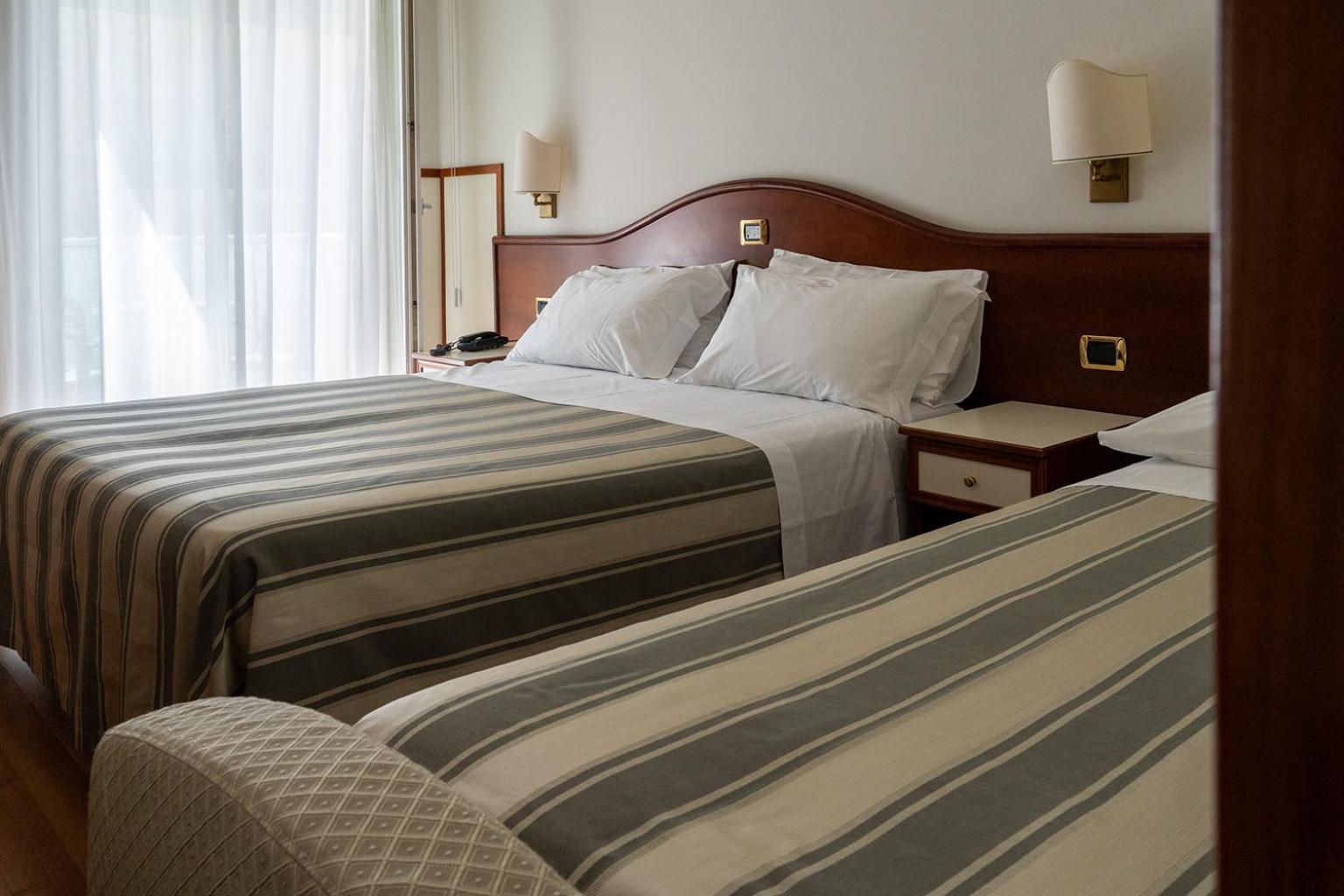 Triple Room with Lateral Sea View  - Photo 19