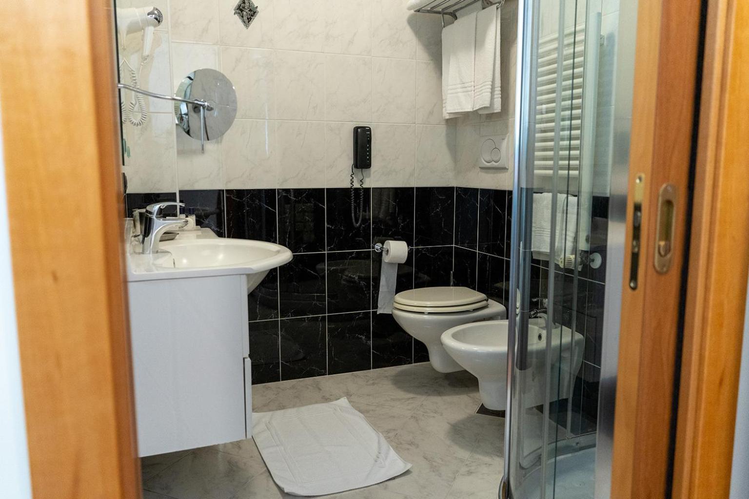 Triple Room with Lateral Sea View  - Photo 5
