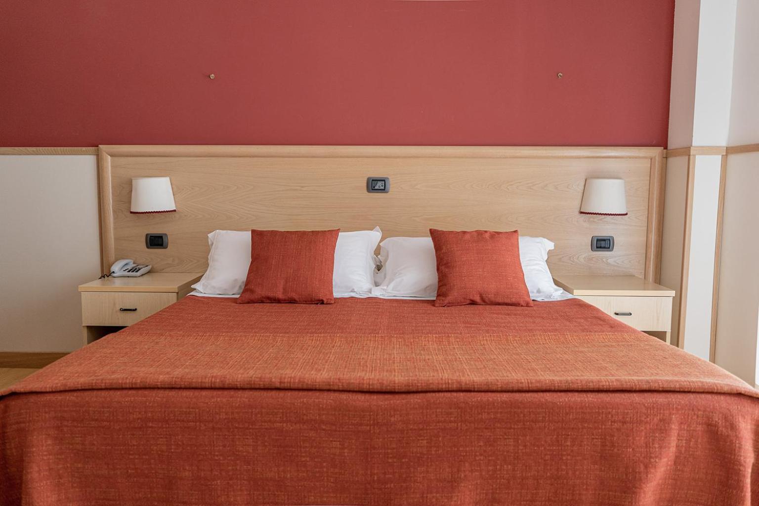 Junior Suite with Lateral Sea View - Photo 12