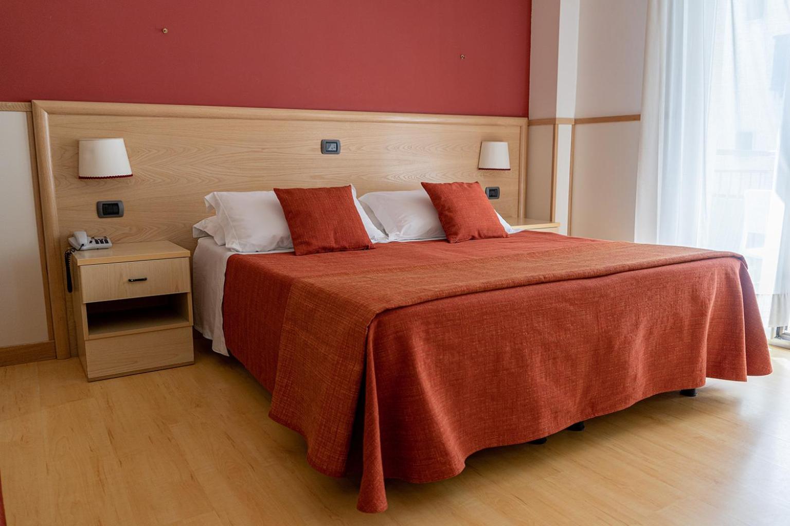 Junior Suite with Lateral Sea View - Photo 10