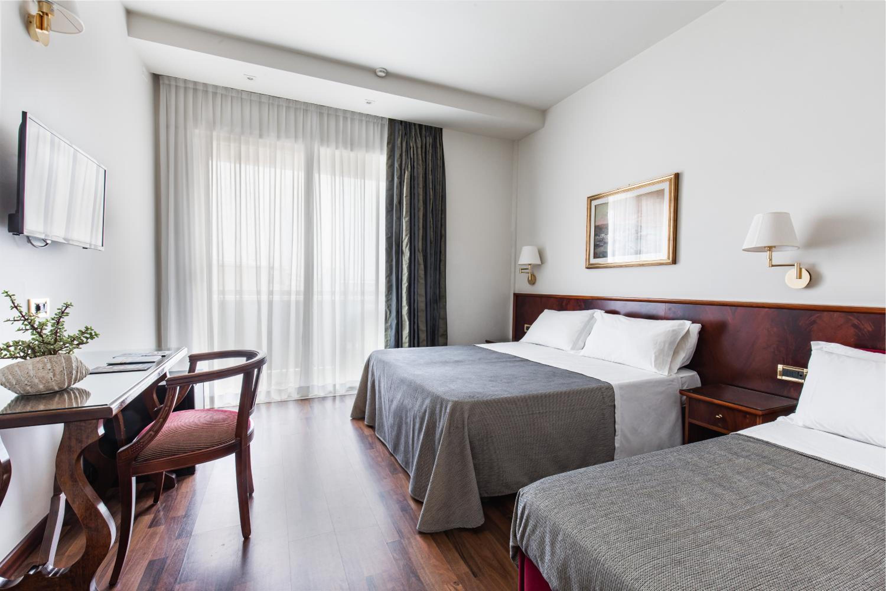 Quadruple Room with Balcony photo 1