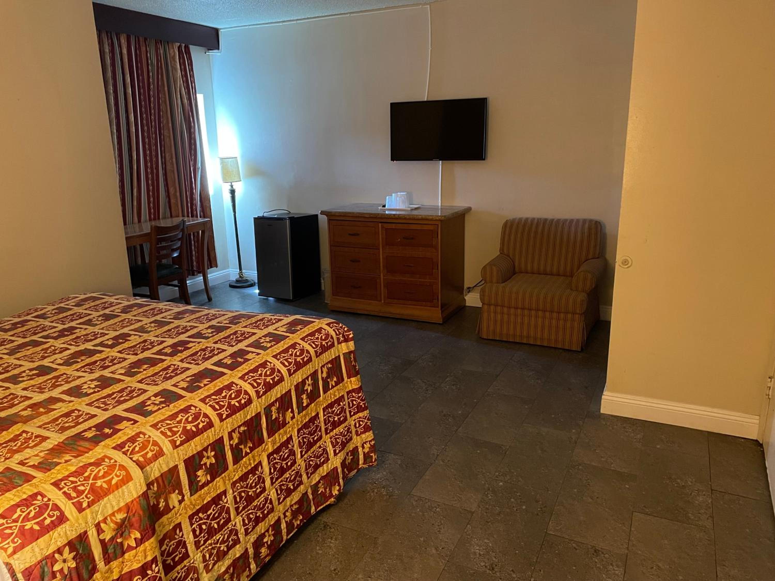 Single Room - Disability Access photo 2