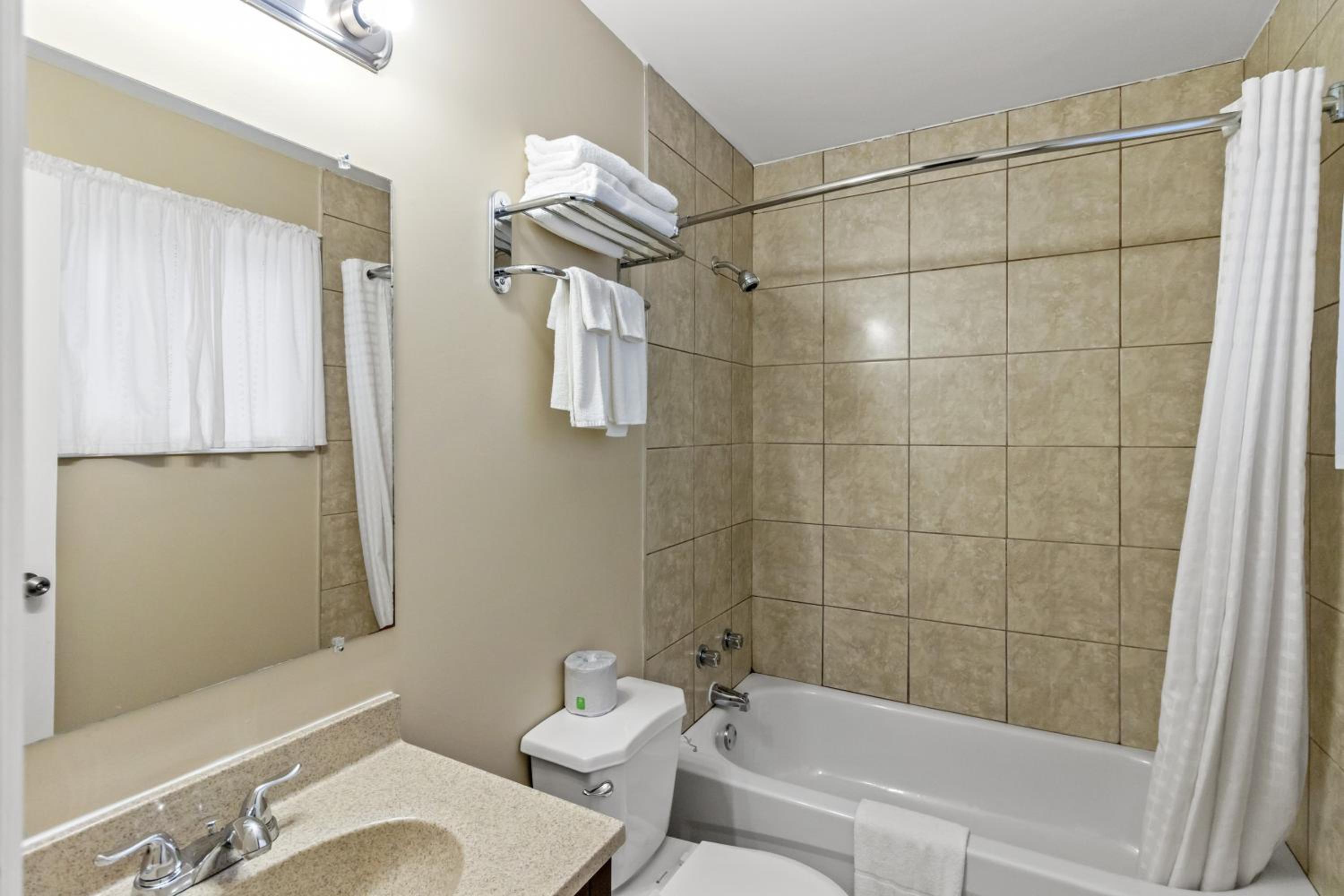 Double Room with Two Double Beds - Non-Smoking - Photo 6