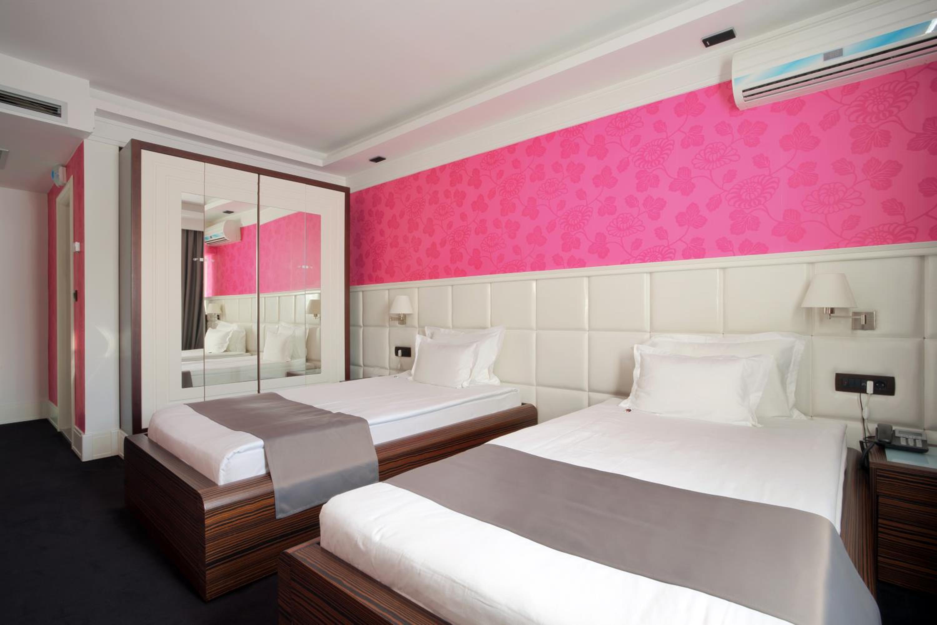 Standard Twin Room photo 2