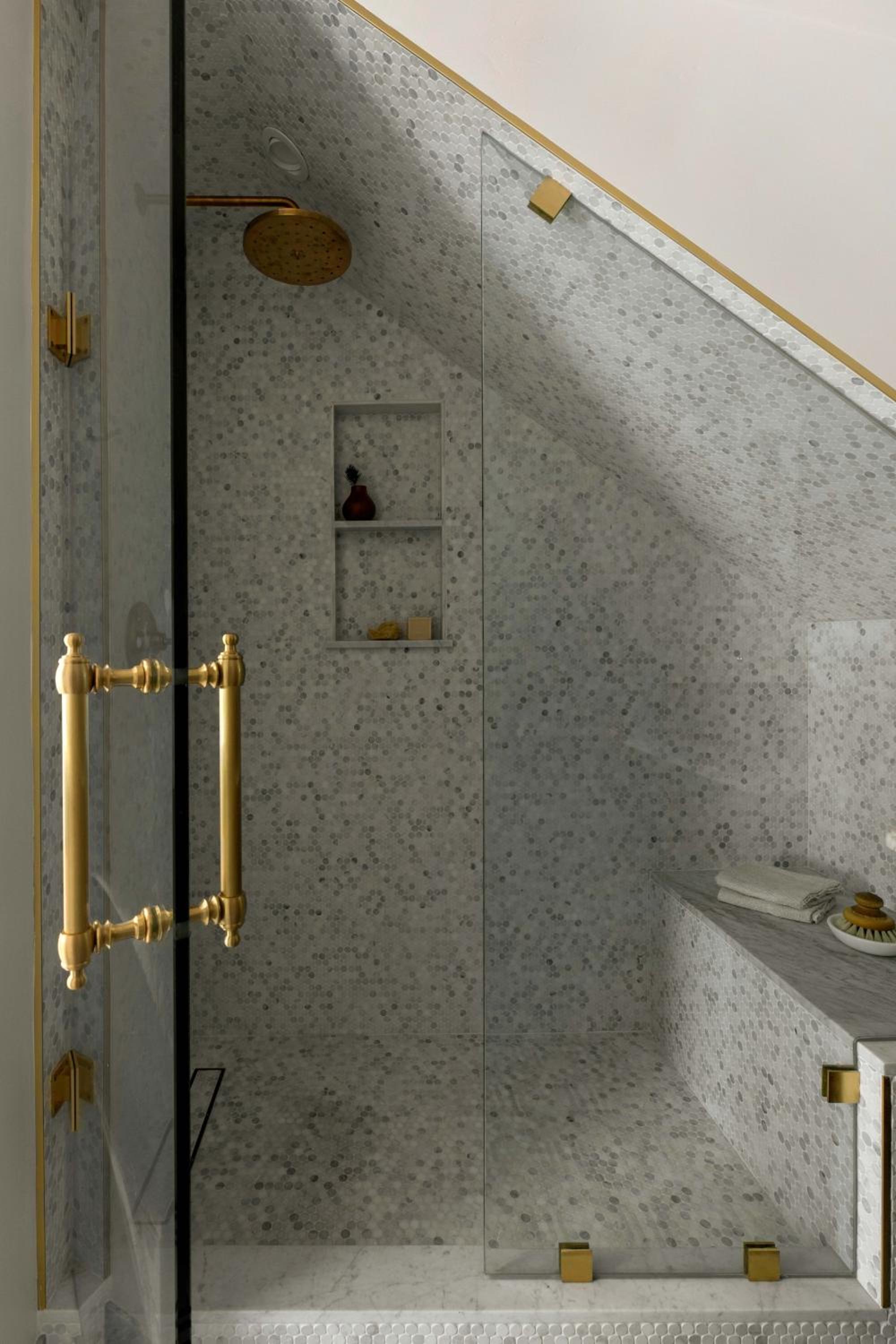 Deluxe King Room - Photo 9