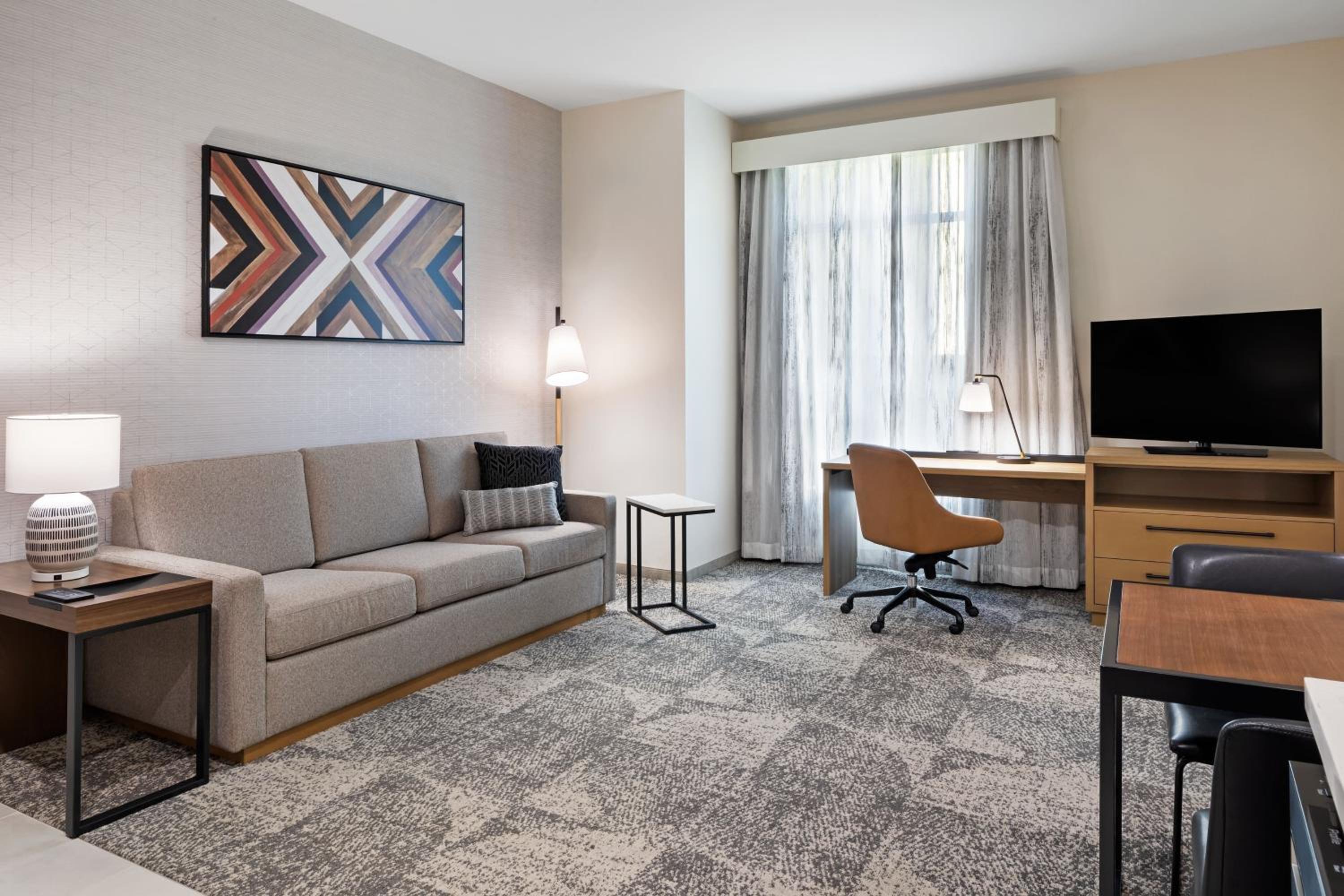 One-Bedroom King Suite with Sofa Bed  - Photo 6