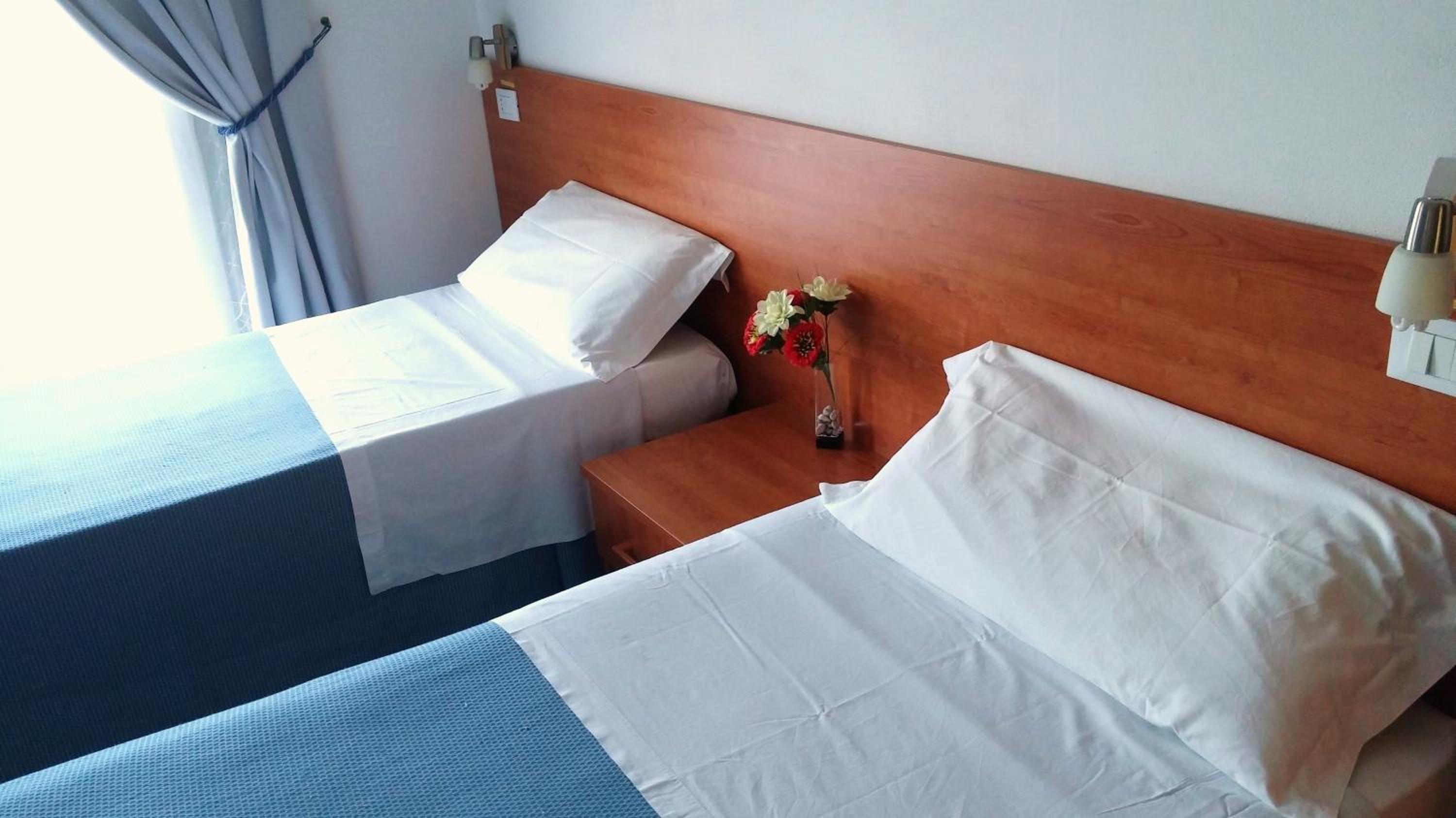 Quadruple Room - Photo 9
