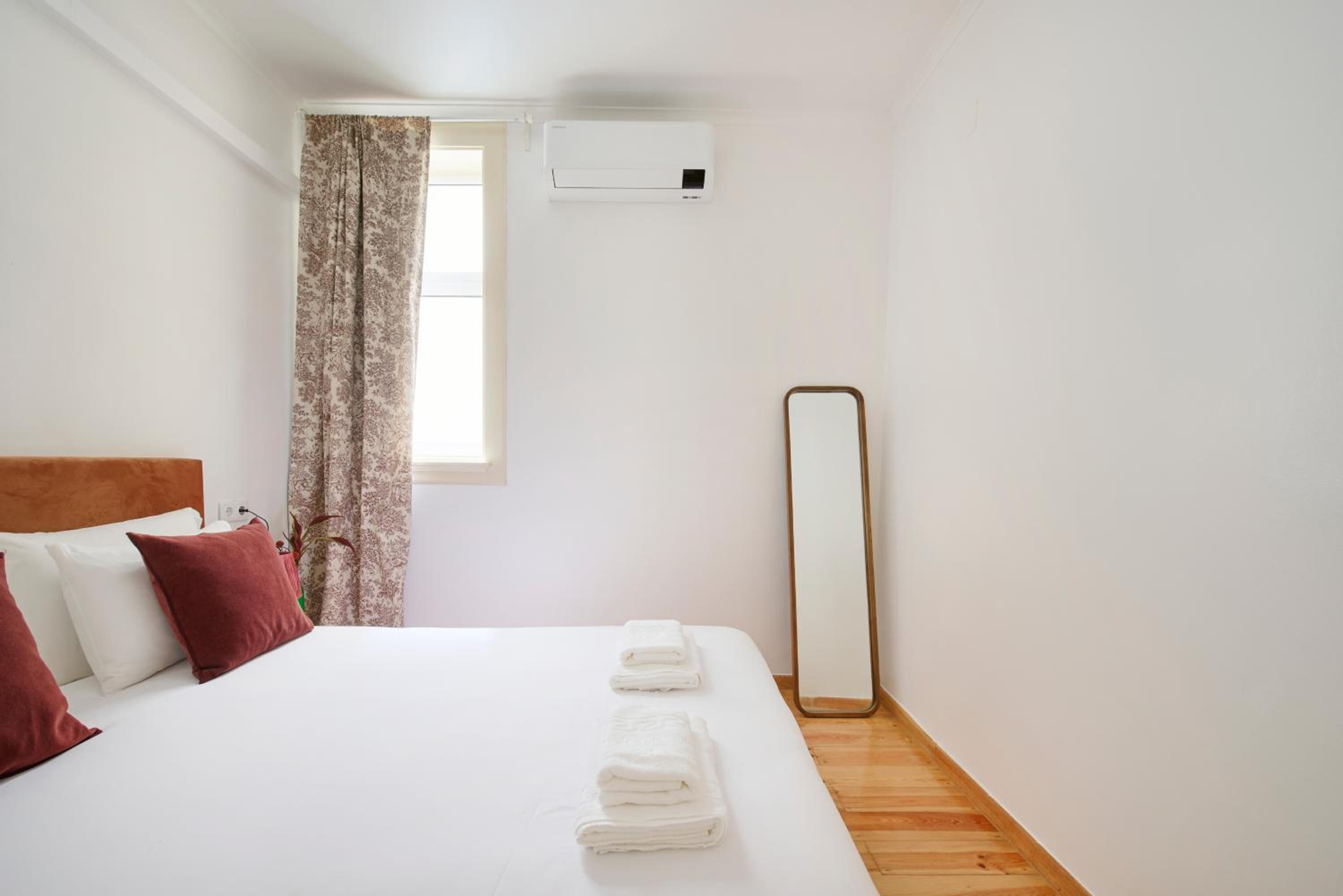 Small Double Room - Photo 3