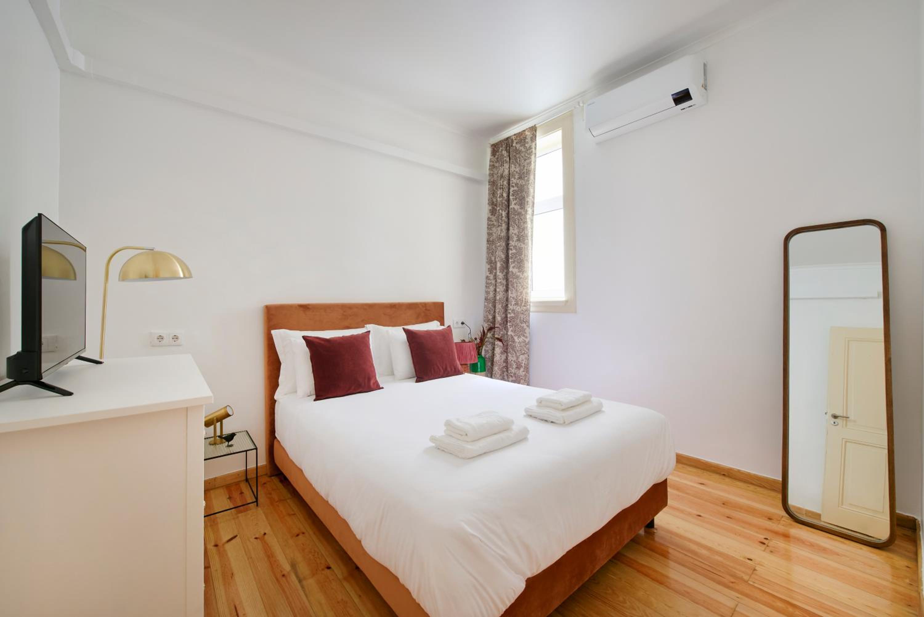 Small Double Room - Photo 4