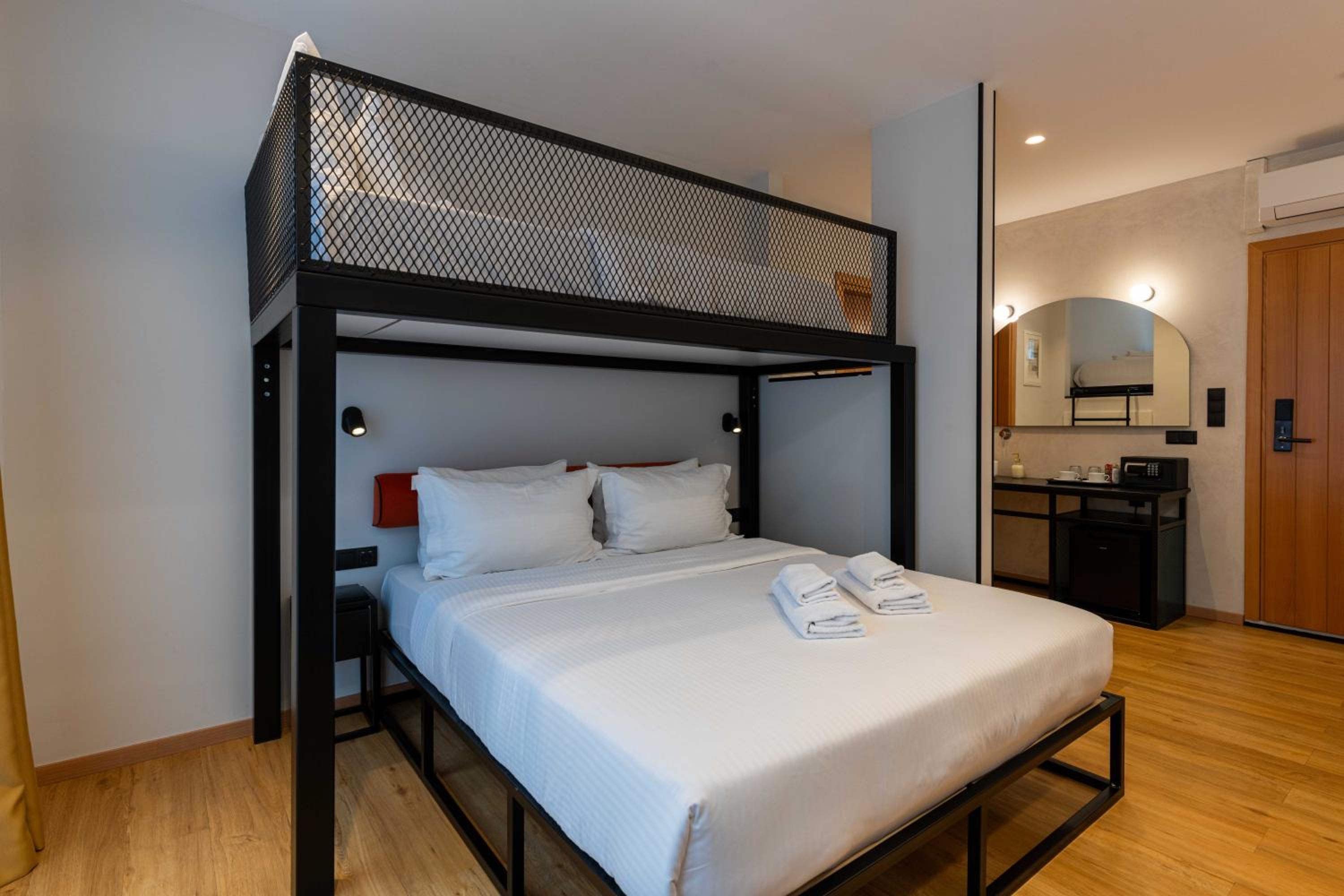 Comfort Triple Room with Patio