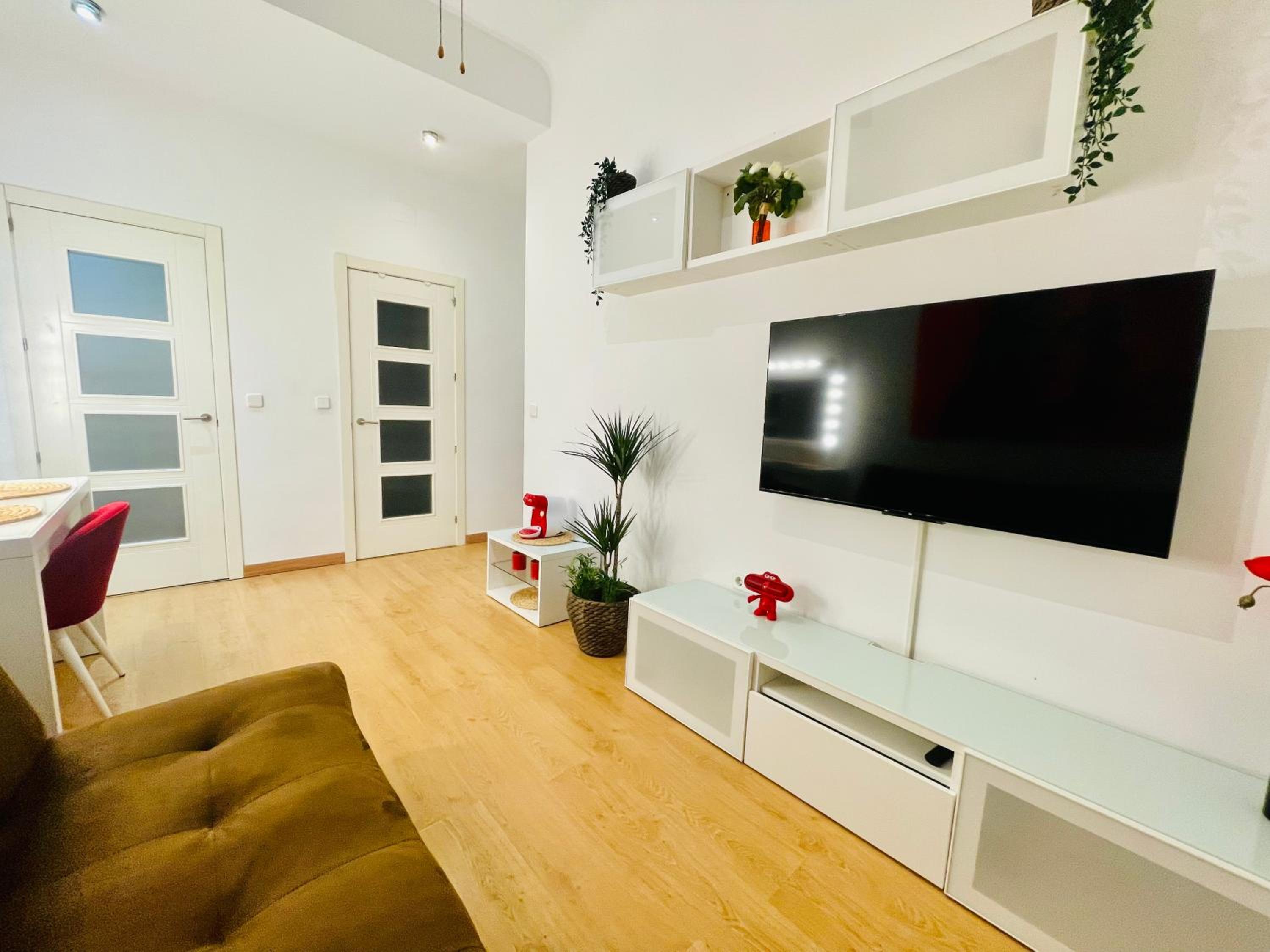 One-Bedroom Apartment photo 3
