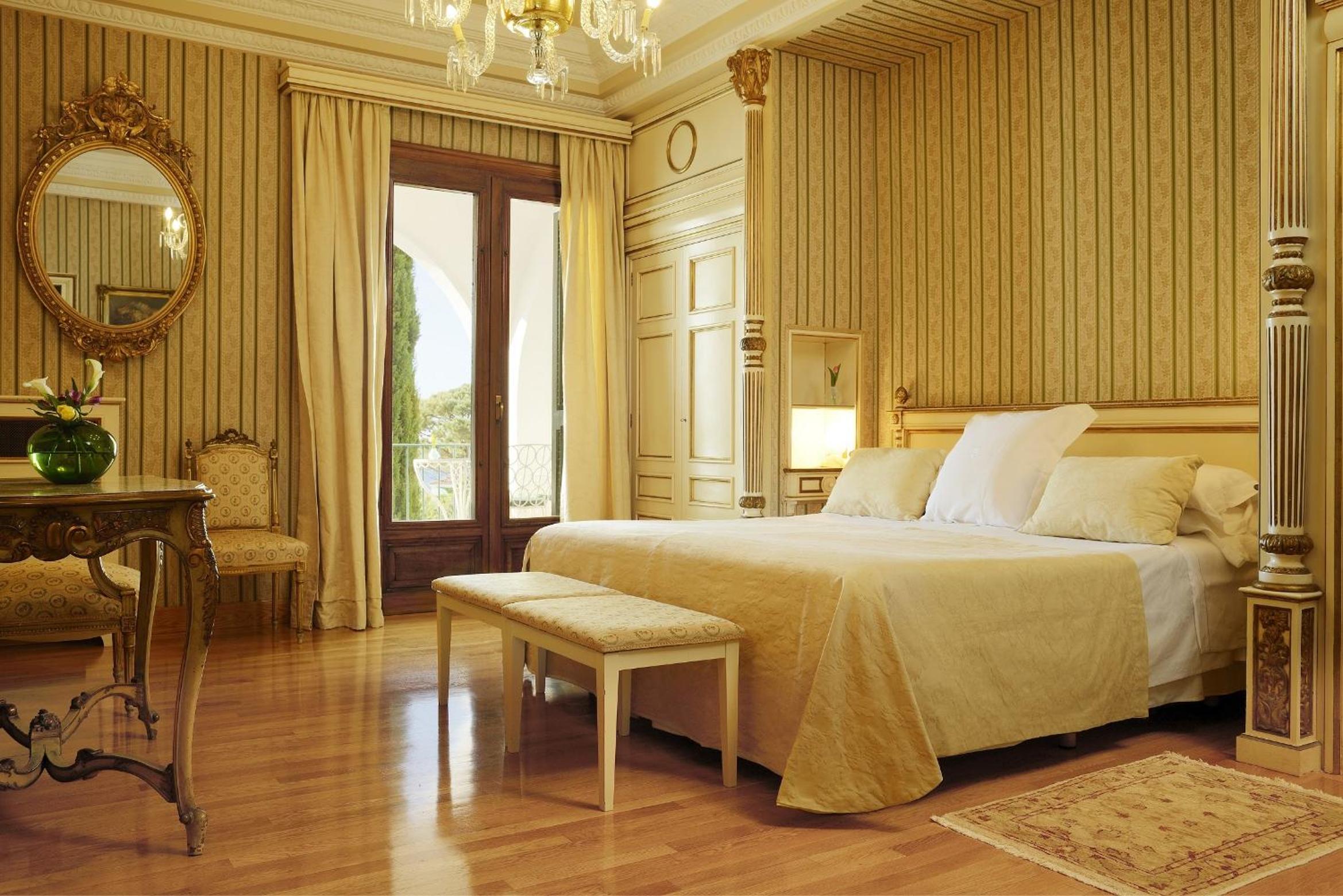 Habitación Doble Clásica con Terraza y Acceso al Spa