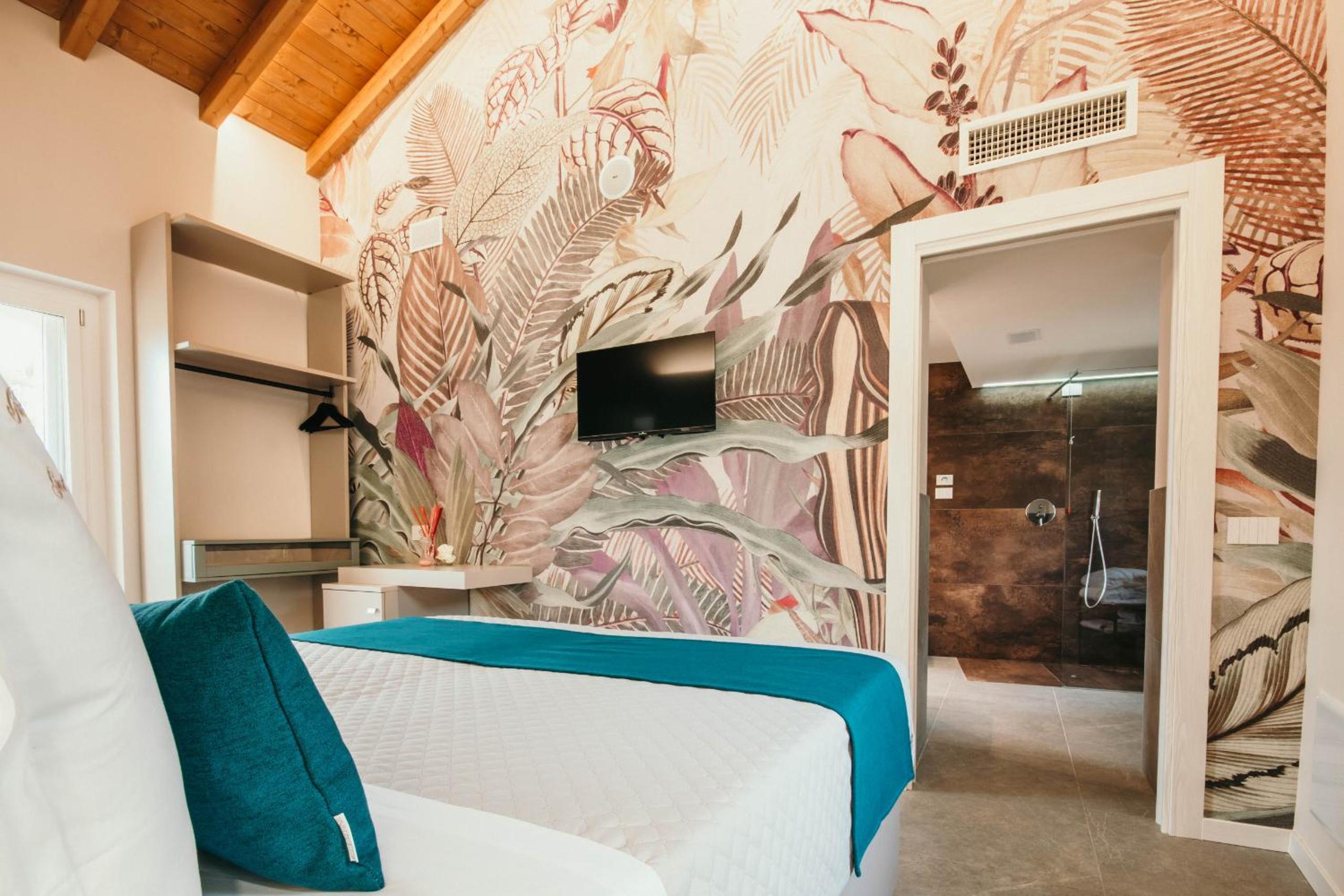 Deluxe Double or Twin Room with Garden View photo 2