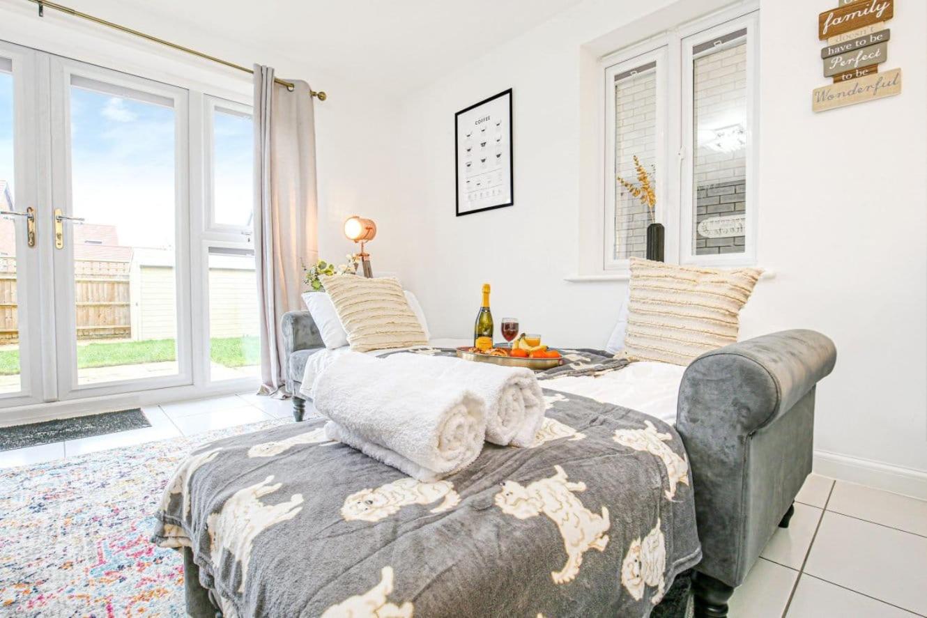 Alpha Properties 1 - Bedroom 3 (in a shared 4 bedroom house) photo 1