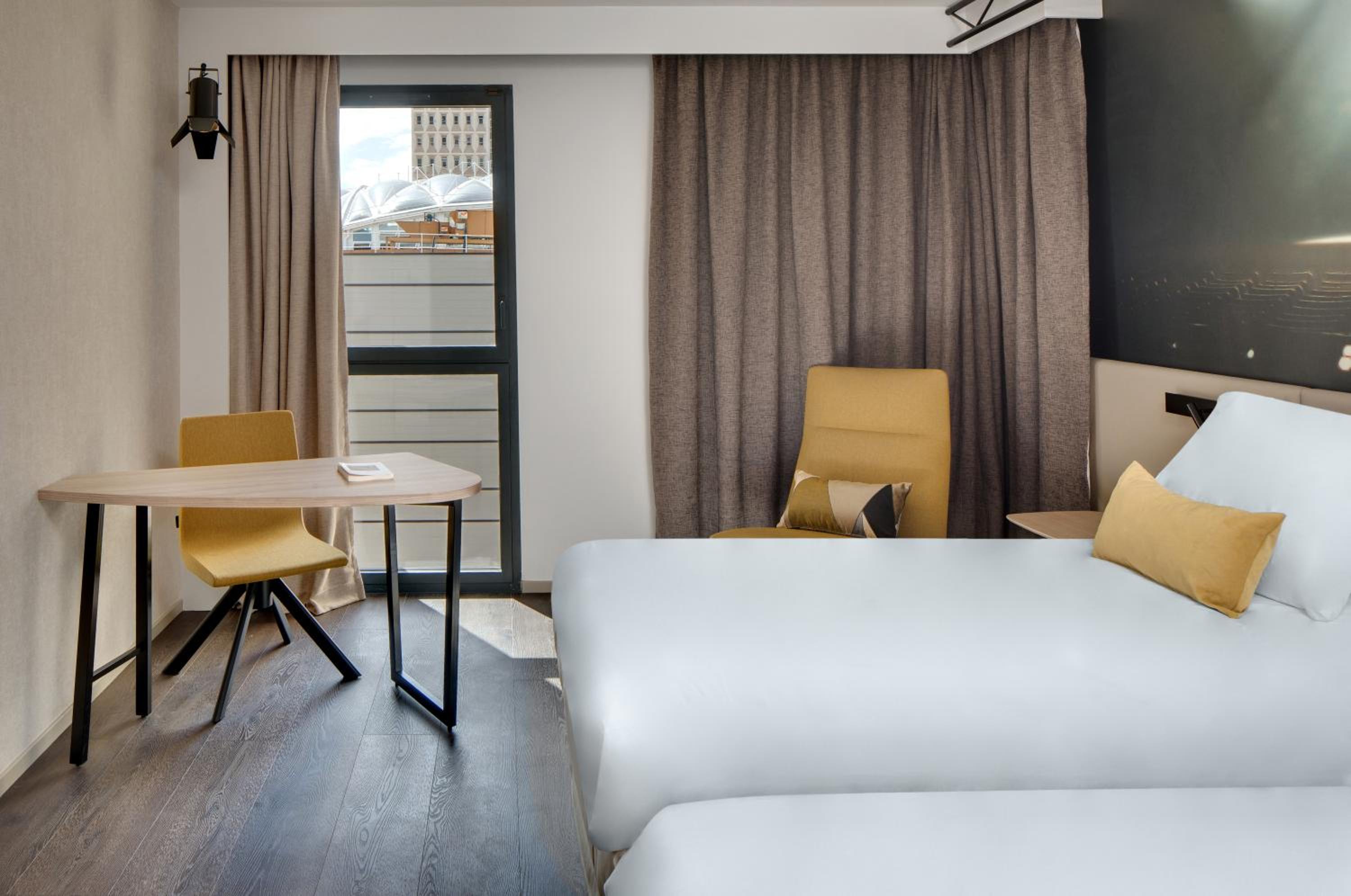 Privilege Twin Room - Photo 3