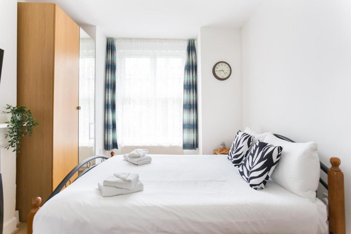 Quadruple Room with Shared Bathroom photo 1