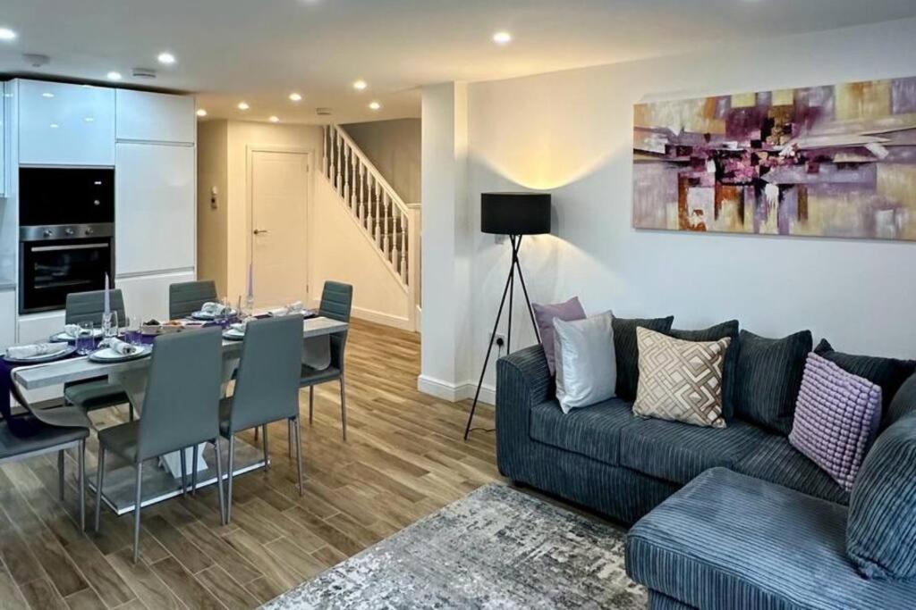Three-Bedroom House photo 1